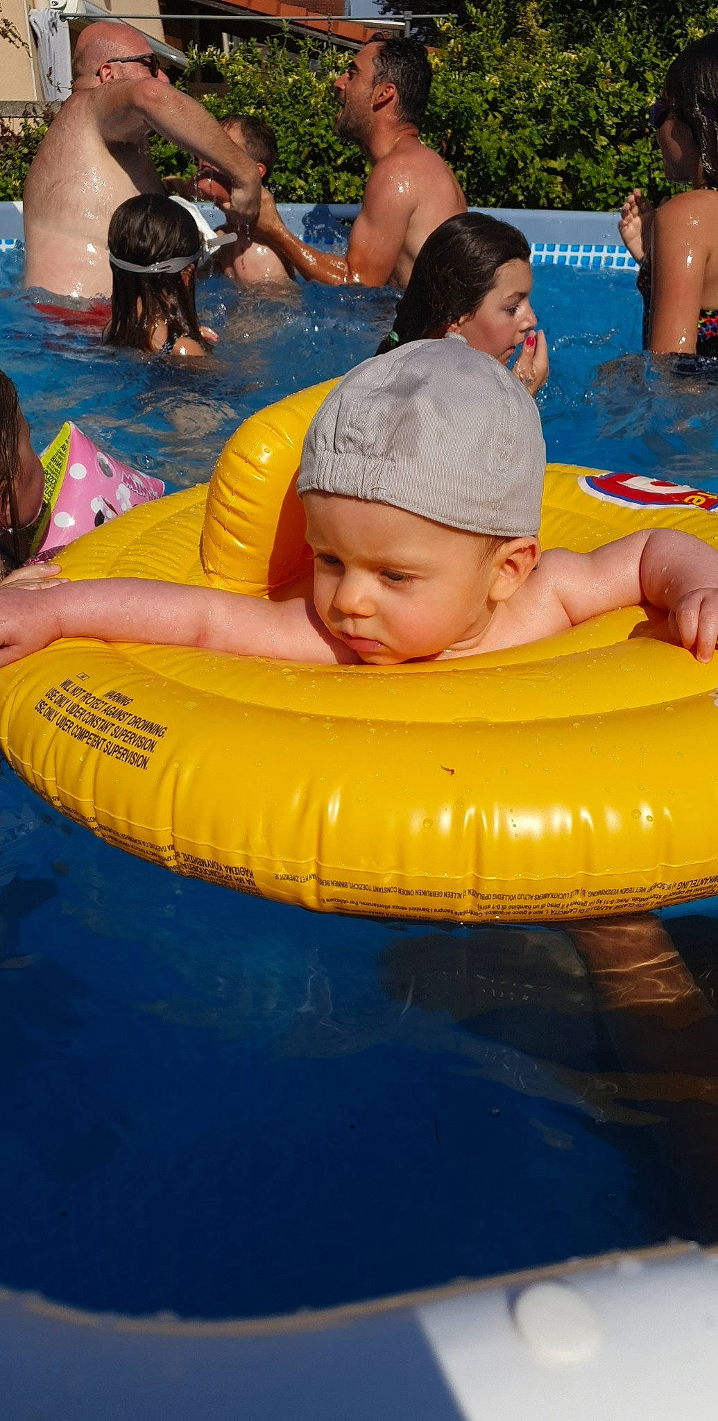 Lilian participe au concours pour gagner de l'argent avec cette photo : baby_products, child, fun, games, inflatable, leisure, person, play, product, recreation, swimming_pool, water_park, yellow