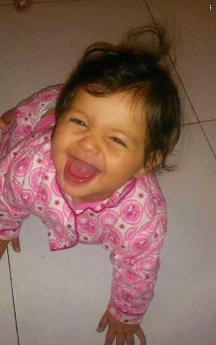 Alia a rejoint le concours — aidez-le/la à gagner de superbes lots ! baby, cheek, child, face, facial_expression, forehead, hair, head, lip, mouth, neck, nose, person, pink, skin, smile, toddler