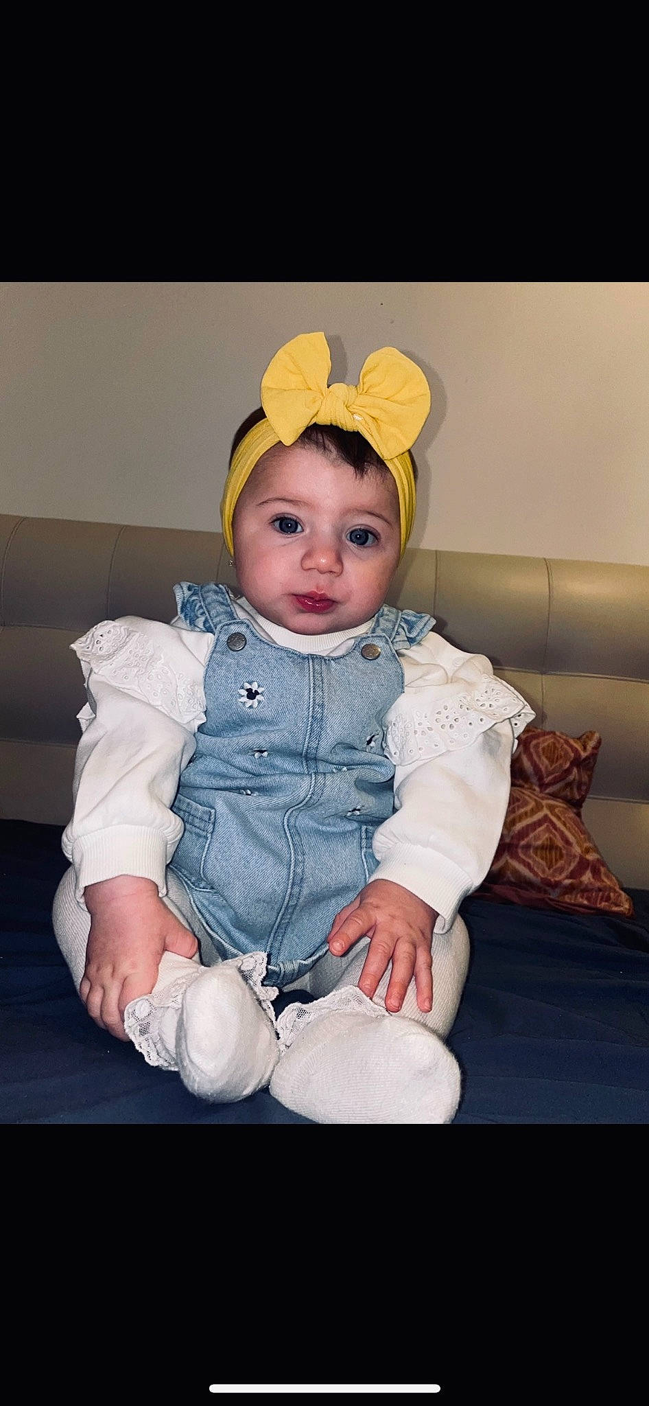 Massylia participe au concours pour gagner de l'argent avec cette photo : baby, baby_toddler_clothing, cheek, collar, comfort, costume_hat, ear, eye, eyelash, fashion_accessory, fashion_design, flash_photography, happy, headgear, human_body, iris, jewellery, neck, person, sleeve