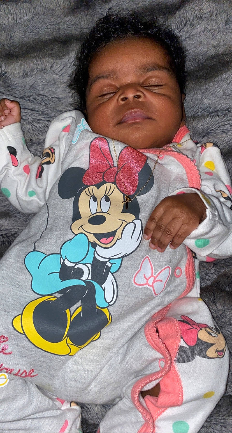 Essence is registered to the contest to win money with this photo: baby, baby_toddler_clothing, carmine, child, comfort, cool, finger, fun, hand, happy, linens, mouth, person, sitting, sleeve, smile, t_shirt, thumb, toddler