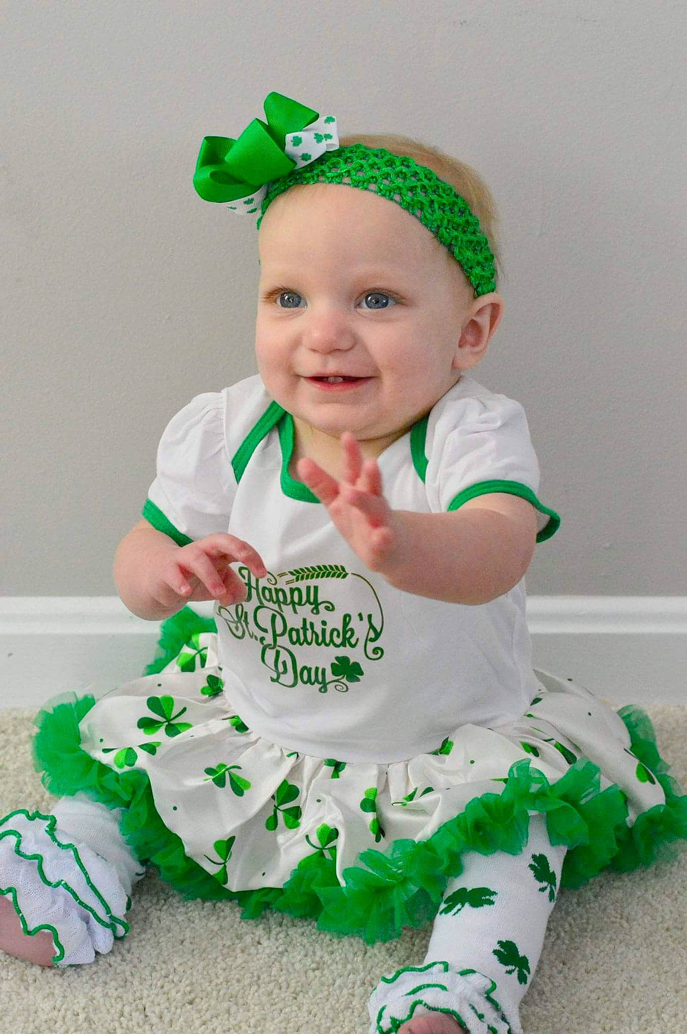 Aurelia is registered to the contest to win money with this photo: baby, baby_bloomers, baby_products, baby_toddler_clothing, child, costume, costume_accessory, green, hair_accessory, headband, headgear, holiday, person, smile, toddler