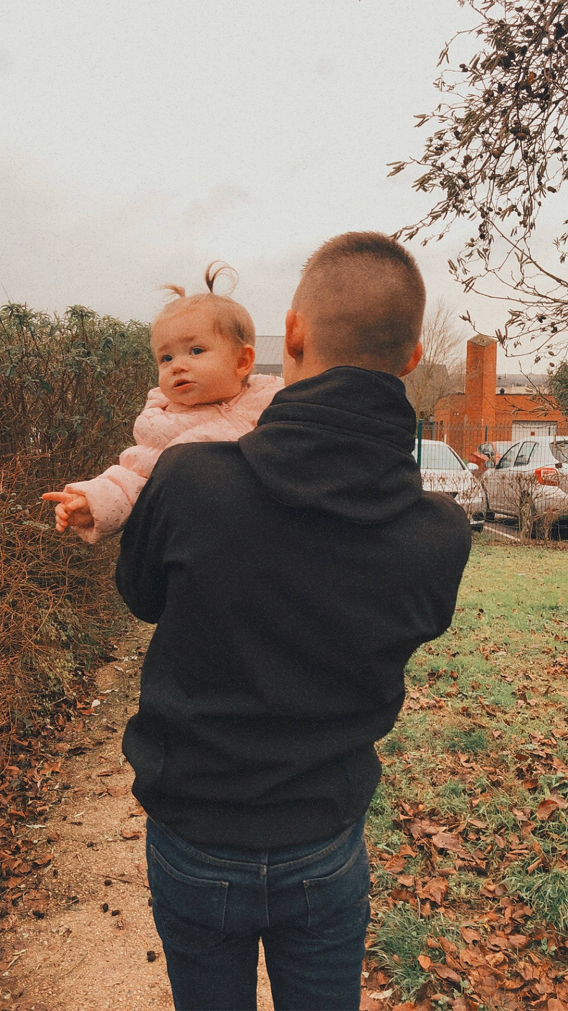 Brooke participe au concours pour gagner de l'argent avec cette photo : autumn, baby, baby_toddler_clothing, child, deciduous, denim, ear, family, gesture, human, interaction, love, people_in_nature, person, soil, standing, toddler