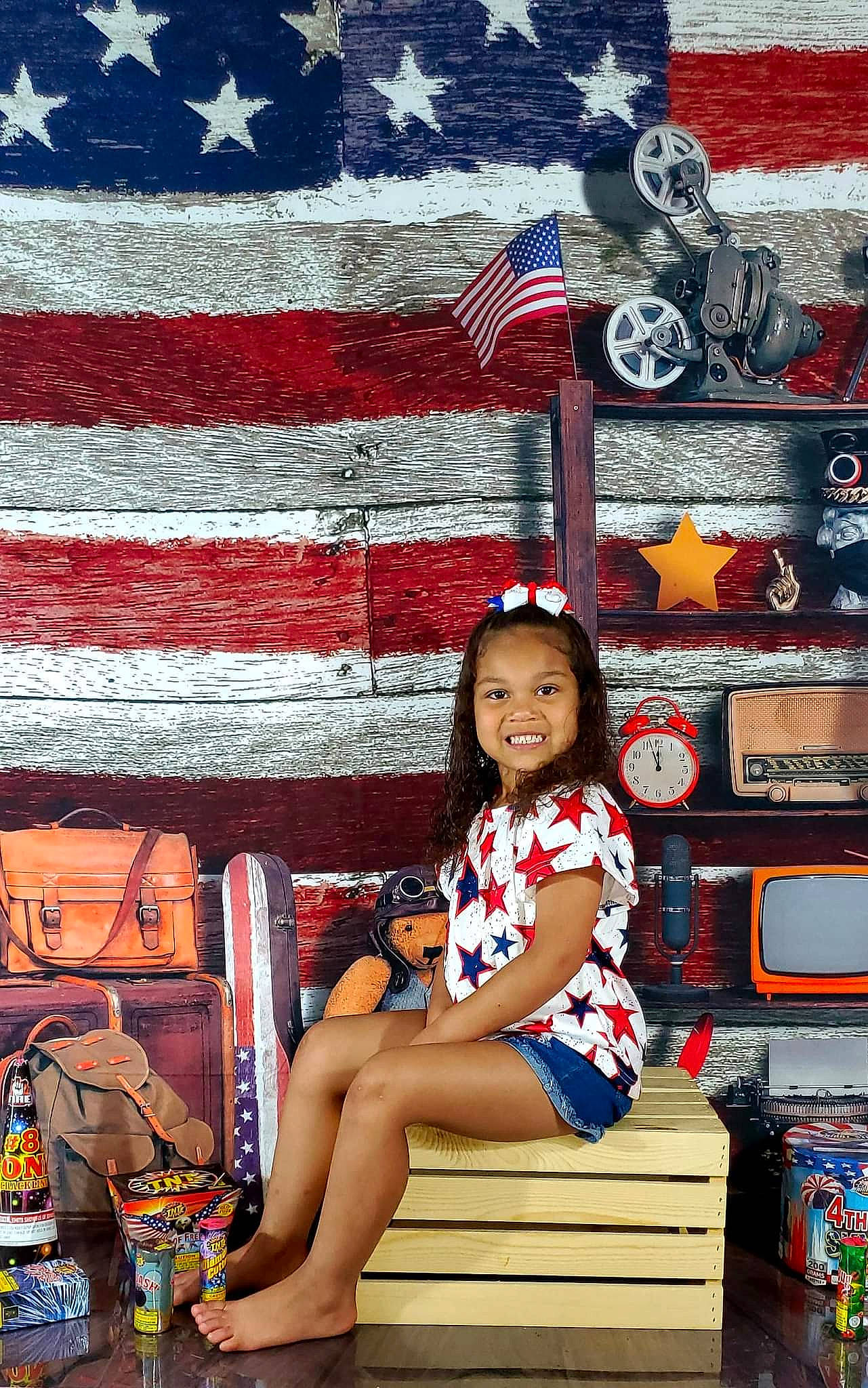 Za'Niayh is registered to the contest to win money with this photo: beauty, blue, flag, flag_of_the_united_states, hairstyle, happy, human, human_leg, joy, leisure, organ, people, person, photograph, red, shoe, snapshot, summer, thigh, travel