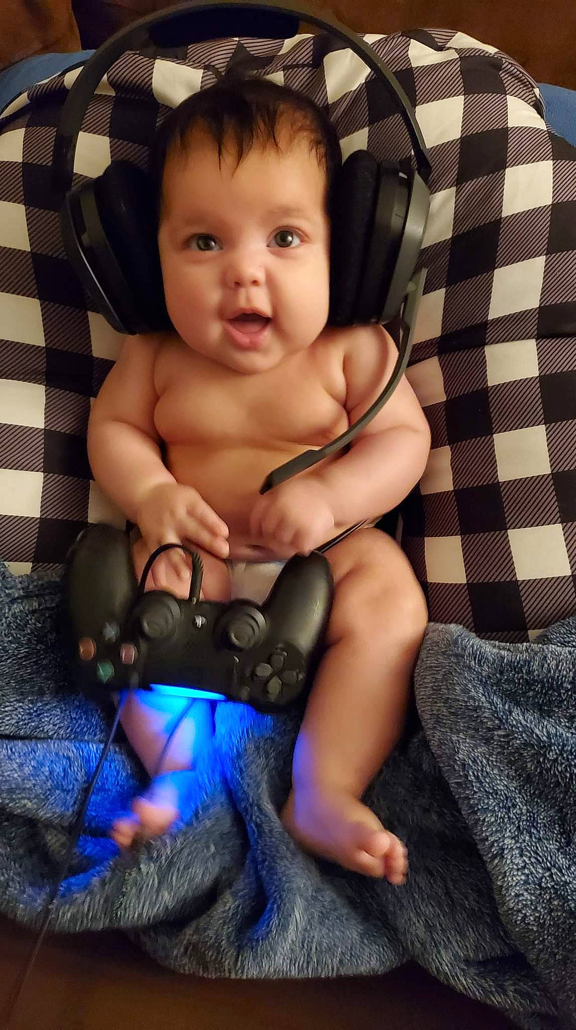 Anahi joined the competition — help win amazing prizes! arm, chest, comfort, elbow, eyelash, face, finger, gesture, hair, hand, head, human_body, joint, leg, muscle, person, skin, tartan, thigh, thumb