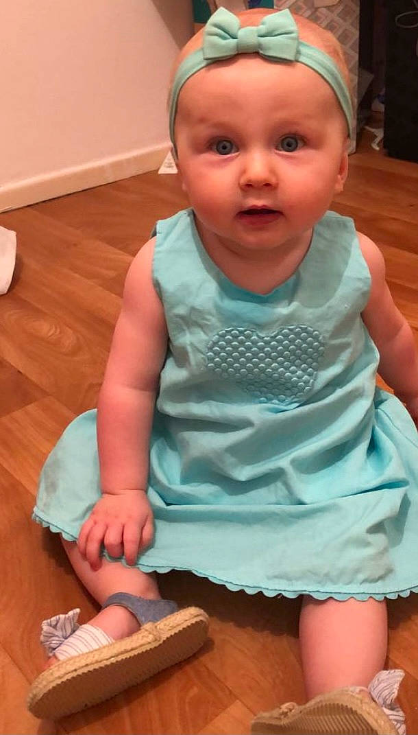 Alix participe au concours pour gagner de l'argent avec cette photo : baby, baby_toddler_clothing, child, headgear, person, toddler