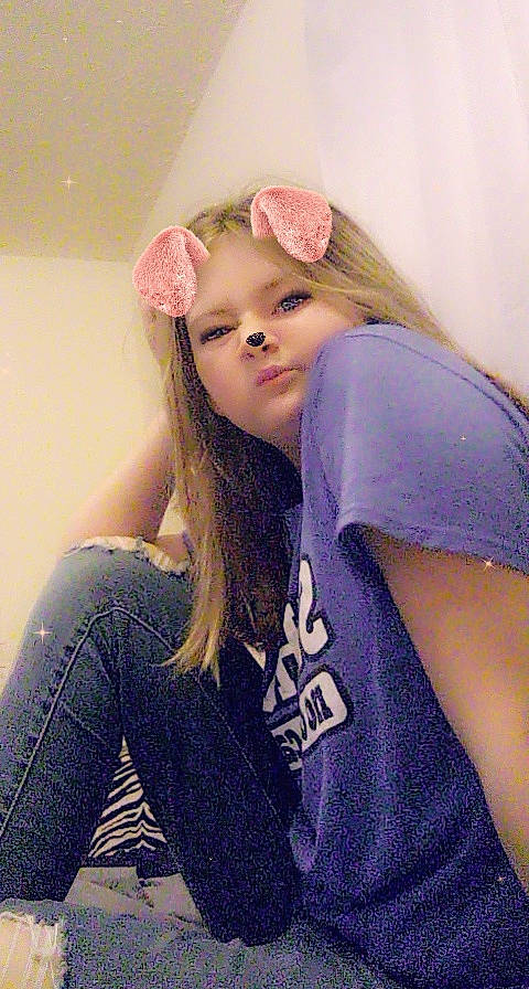 Kadie is registered to the contest to win money with this photo: beauty, blond, child, child_model, ear, hair, hair_coloring, long_hair, person, pink