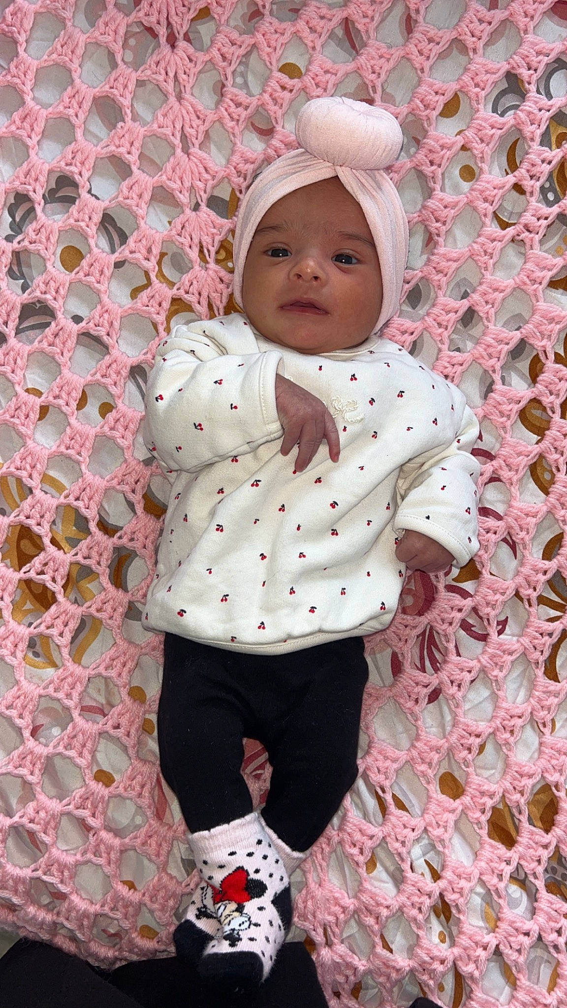 Rosalina participe au concours pour gagner de l'argent avec cette photo : baby, baby_products, baby_toddler_clothing, child, comfort, fun, happy, headwear, linens, magenta, pattern, people_in_nature, person, pink, play, polka_dot, portrait_photography, sleeve, textile, toddler