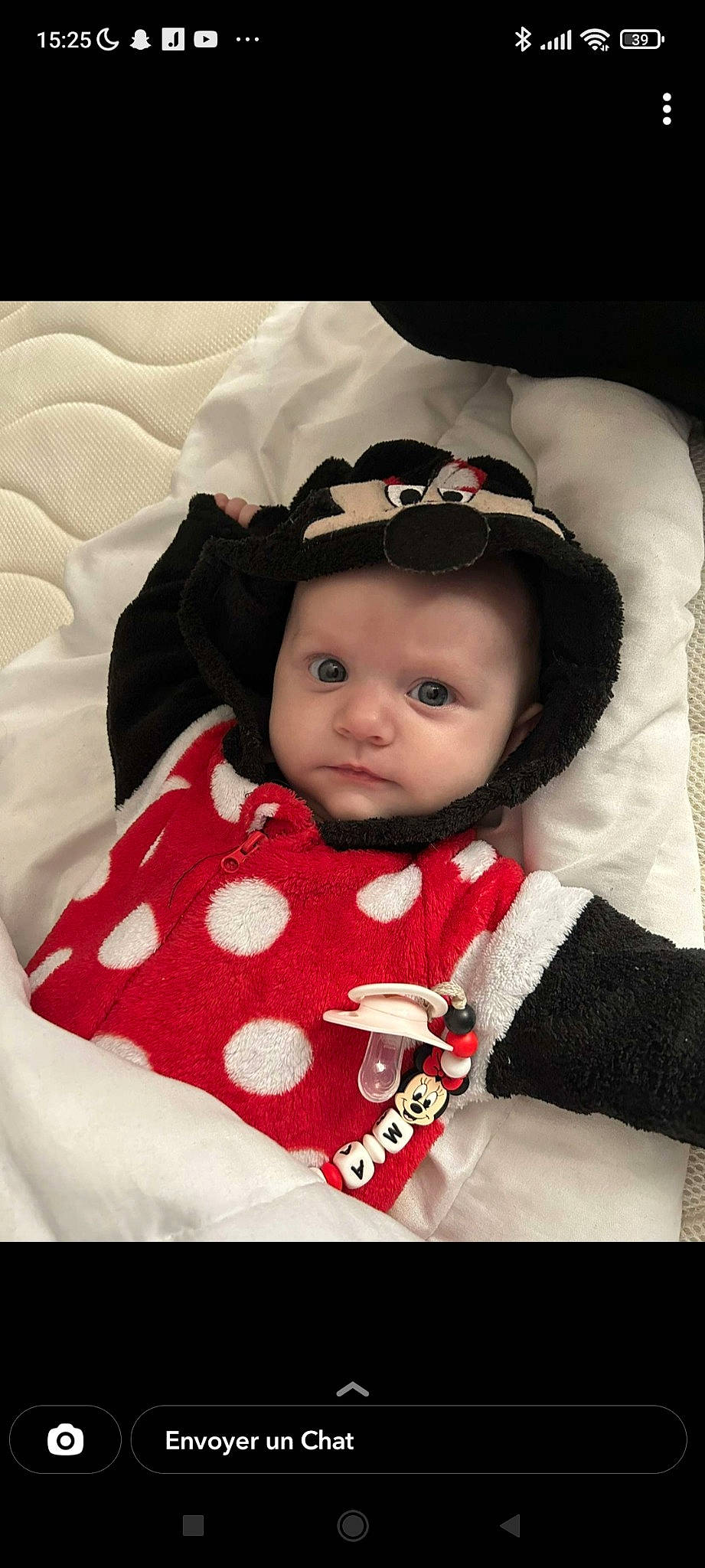 Maiwenn participe au concours pour gagner de l'argent avec cette photo : baby, baby_products, baby_toddler_clothing, cheek, child, comfort, dress, eye, eyebrow, eyelash, fashion_accessory, flash_photography, happy, headwear, iris, lip, pattern, person, product, sleeve