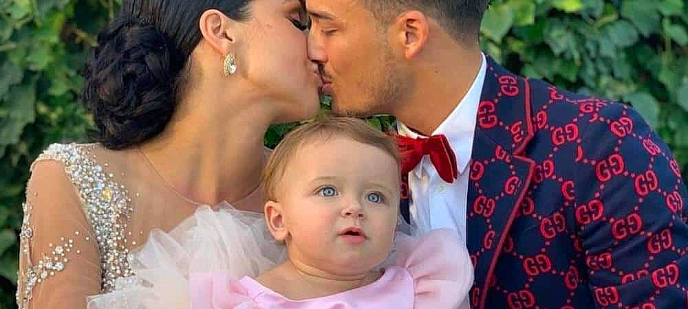 Chelsea participe au concours pour gagner de l'argent avec cette photo : cheek, child, eye, facial_expression, forehead, fun, gesture, happy, human, interaction, lip, love, male, mother, nose, people, person, photograph, romance, skin