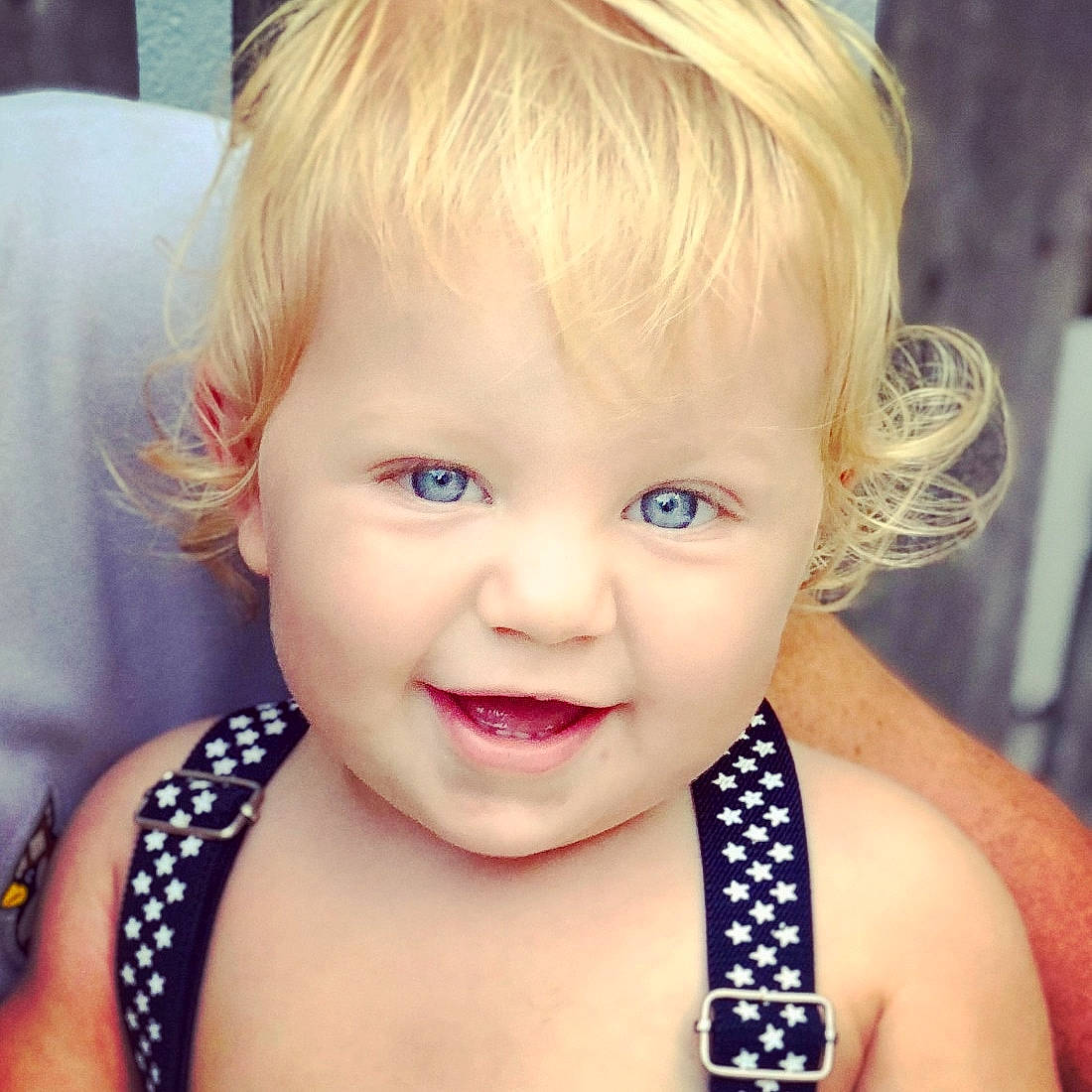 Laith is registered to the contest to win money with this photo: beauty, blond, cheek, child, child_model, chin, eye, eyebrow, face, facial_expression, forehead, hair, hairstyle, head, iris, joy, lip, nose, person, skin