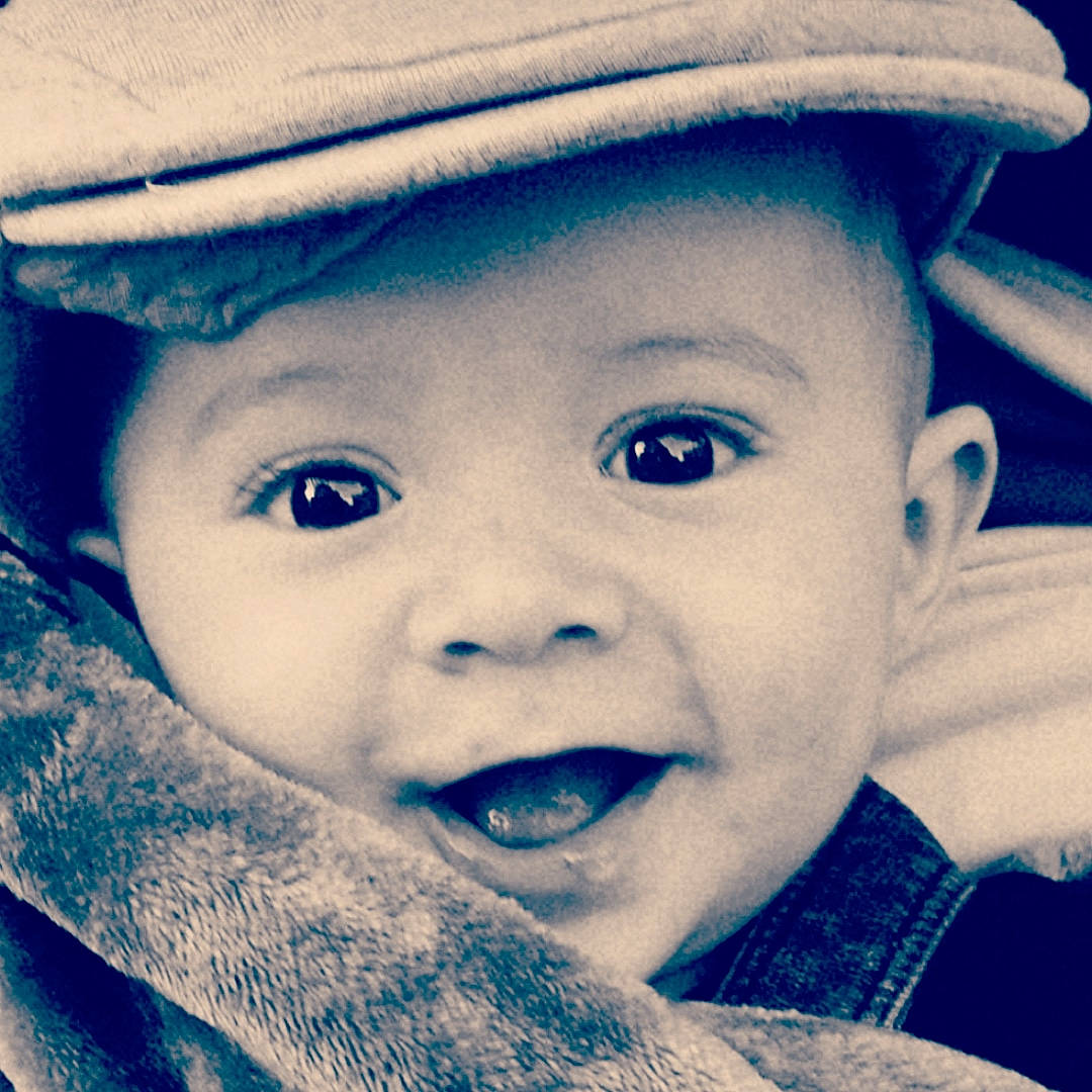 Nolhan participe au concours pour gagner de l'argent avec cette photo : baby, beauty, blue, cheek, child, chin, cloud, cool, eye, eyebrow, face, facial_expression, head, headwear, lip, nose, organ, person, skin, sky