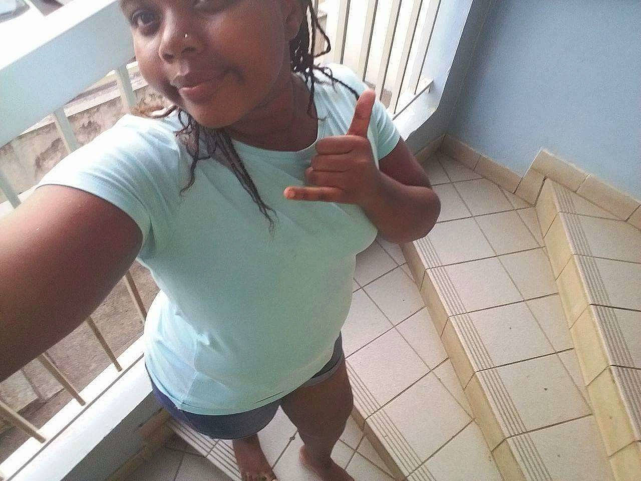 Emmanuelle participe au concours pour gagner de l'argent avec cette photo :