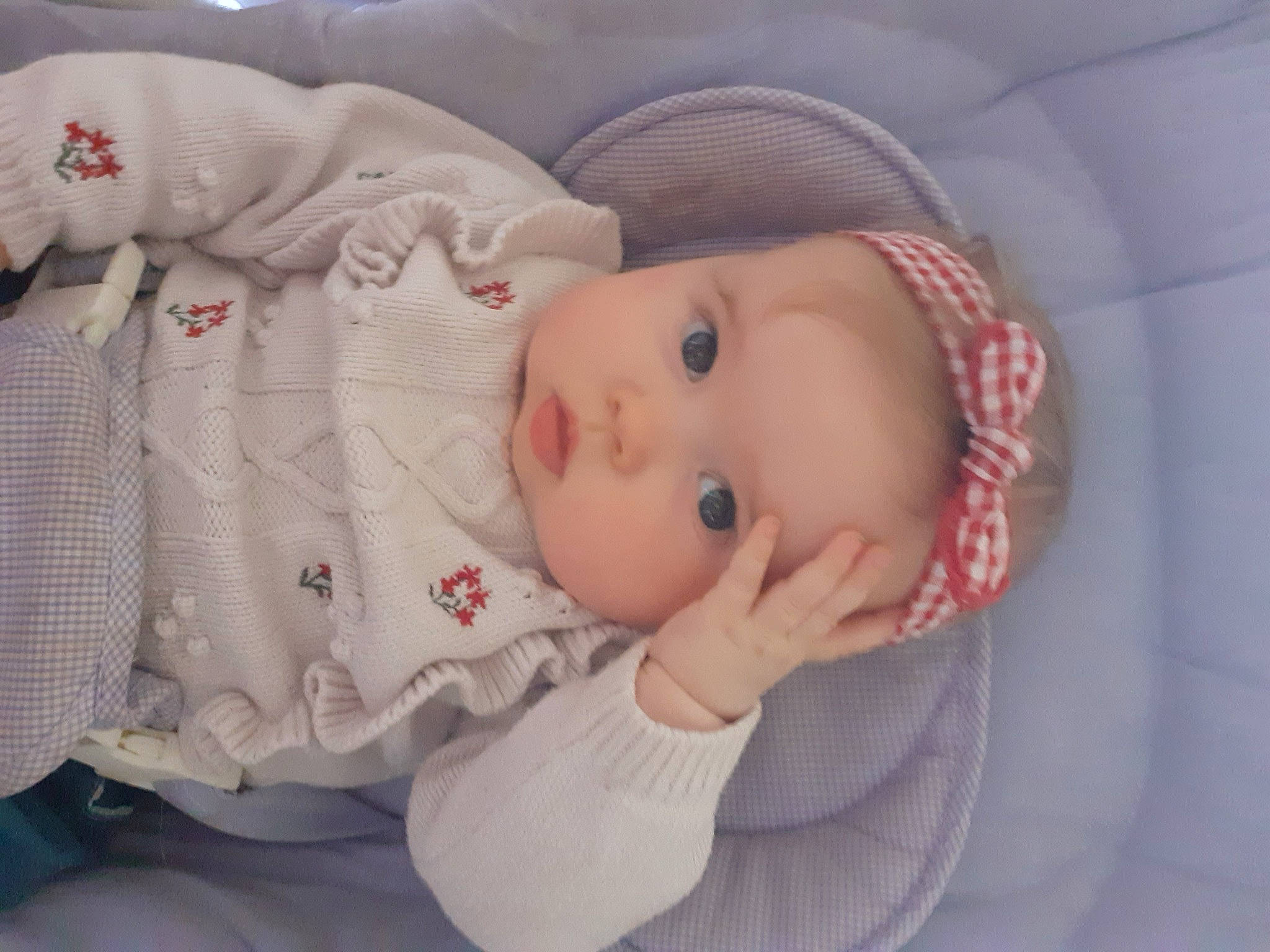 Jéléna participe au concours pour gagner de l'argent avec cette photo : baby, baby_products, baby_sleeping, baby_toddler_clothing, cheek, child, comfort, eyelash, facial_expression, headgear, headwear, iris, linens, lip, mouth, nose, person, pink, skin, sleeve