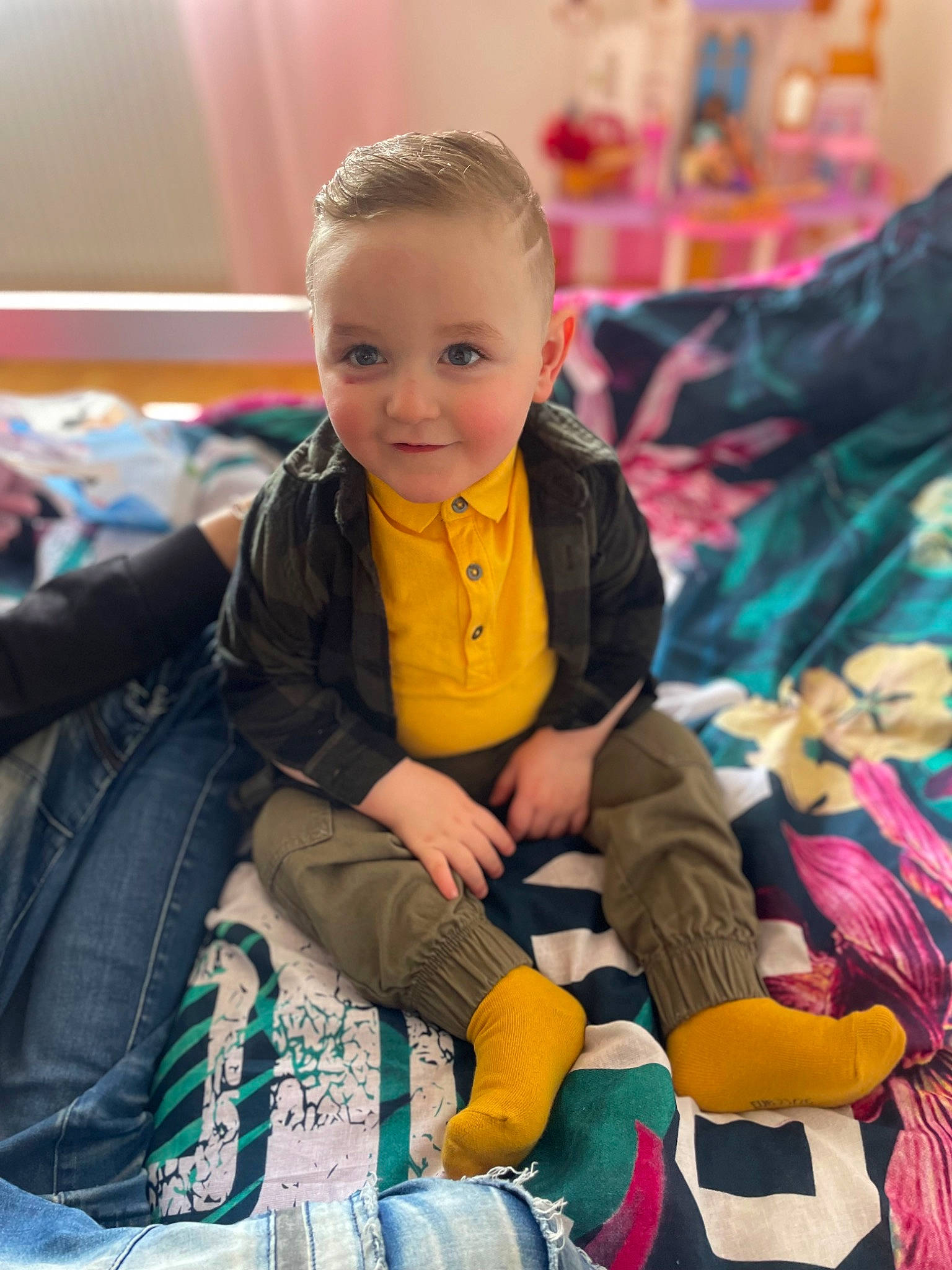 Maïron participe au concours pour gagner de l'argent avec cette photo : baby, baby_products, bag, child, event, face, fashion_accessory, fun, happy, joy, kindergarten, leisure, person, play, room, sitting, smile, toddler, travel, vacation