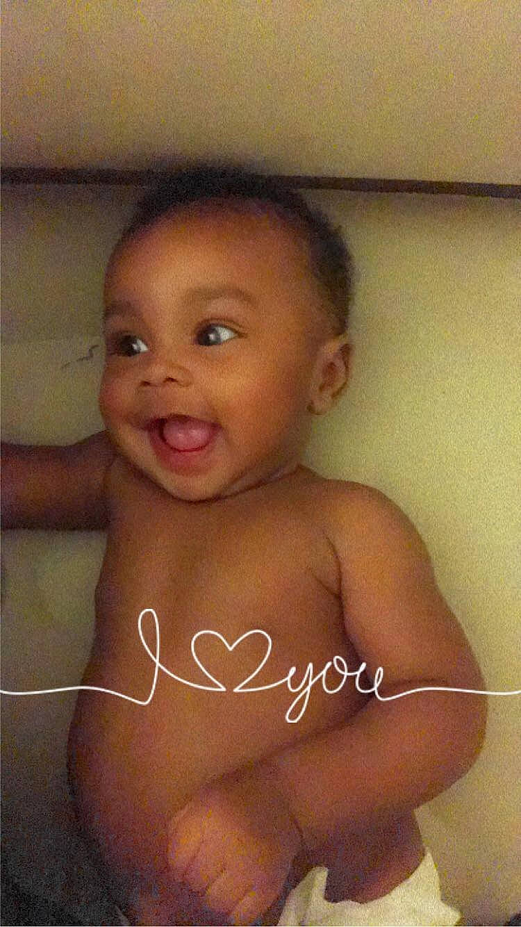 Noah is registered to the contest to win money with this photo: arm, cheek, eye, eyebrow, face, forehead, hair, hairstyle, hand, head, joint, lip, mouth, muscle, neck, nose, person, shoulder, skin, smile