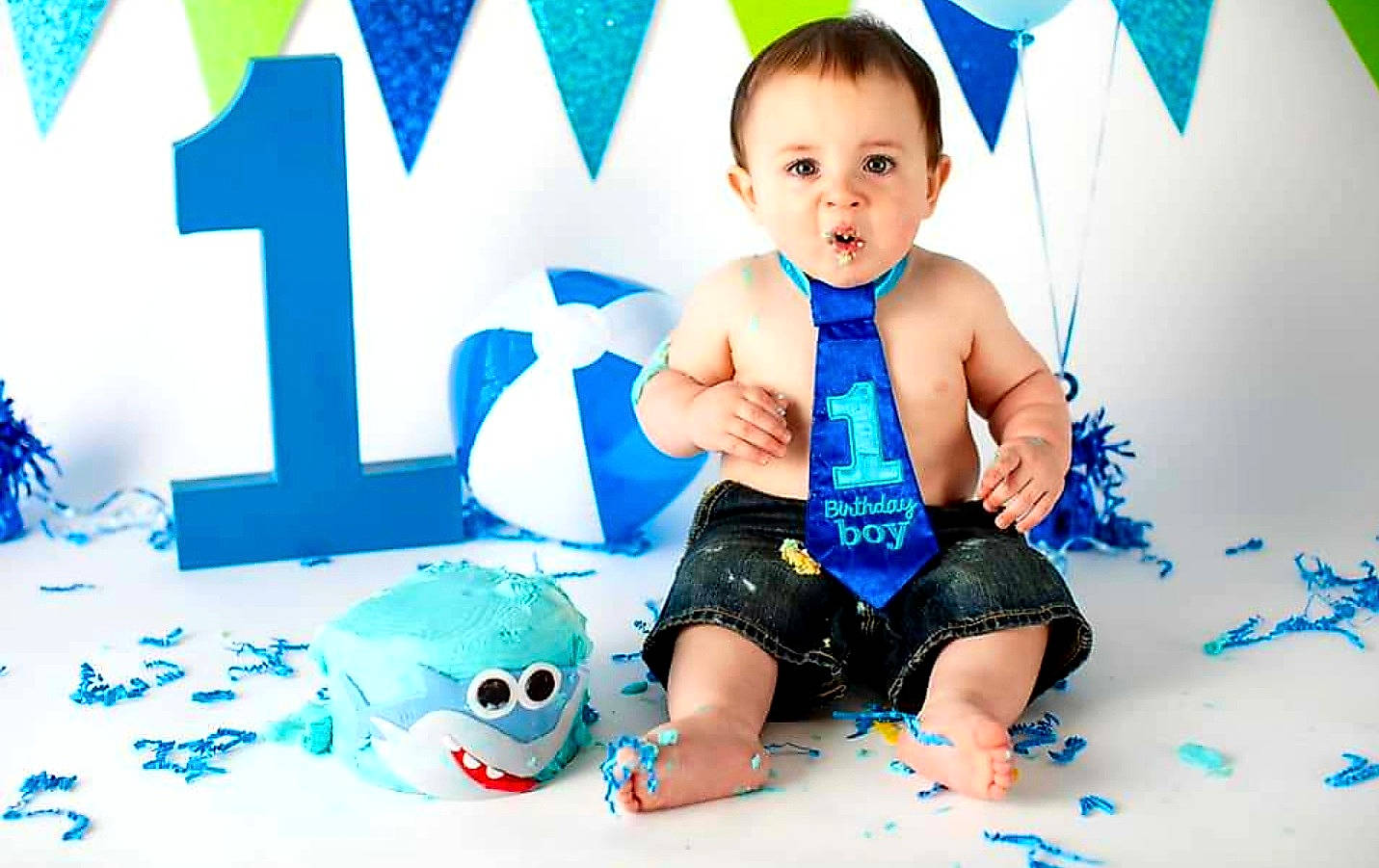 Kace is registered to the contest to win money with this photo: aqua, azure, baby, baby_toddler_clothing, child, electric_blue, finger, flash_photography, font, foot, fun, happy, person, playing_with_kids, product, shorts, sitting, sleeve, stock_photography, t_shirt