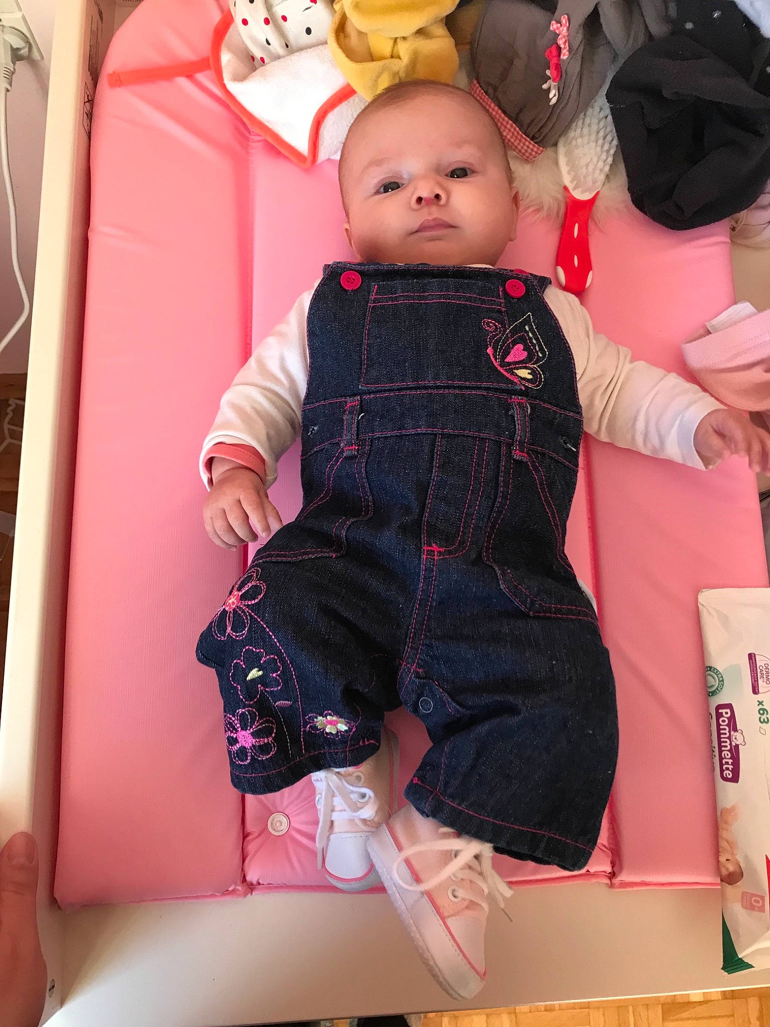 Lesly participe au concours pour gagner de l'argent avec cette photo : abdomen, baby, baby_products, cheek, child, daughter, leg, person, pink, product, skin, thigh, toddler, trunk