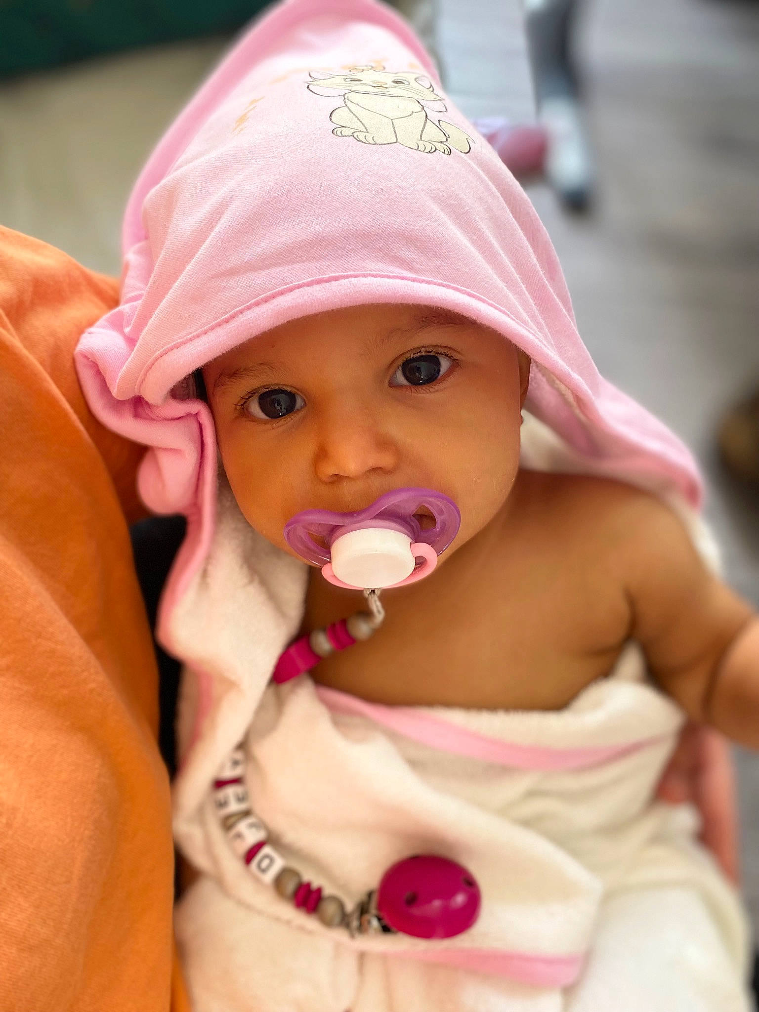 Djeyna a rejoint le concours — aidez-le/la à gagner de superbes lots ! baby, baby_products, baby_toddler_clothing, cap, cheek, child, event, eyelash, face, happy, hat, headgear, headwear, lip, mouth, nail, nose, person, pink, skin
