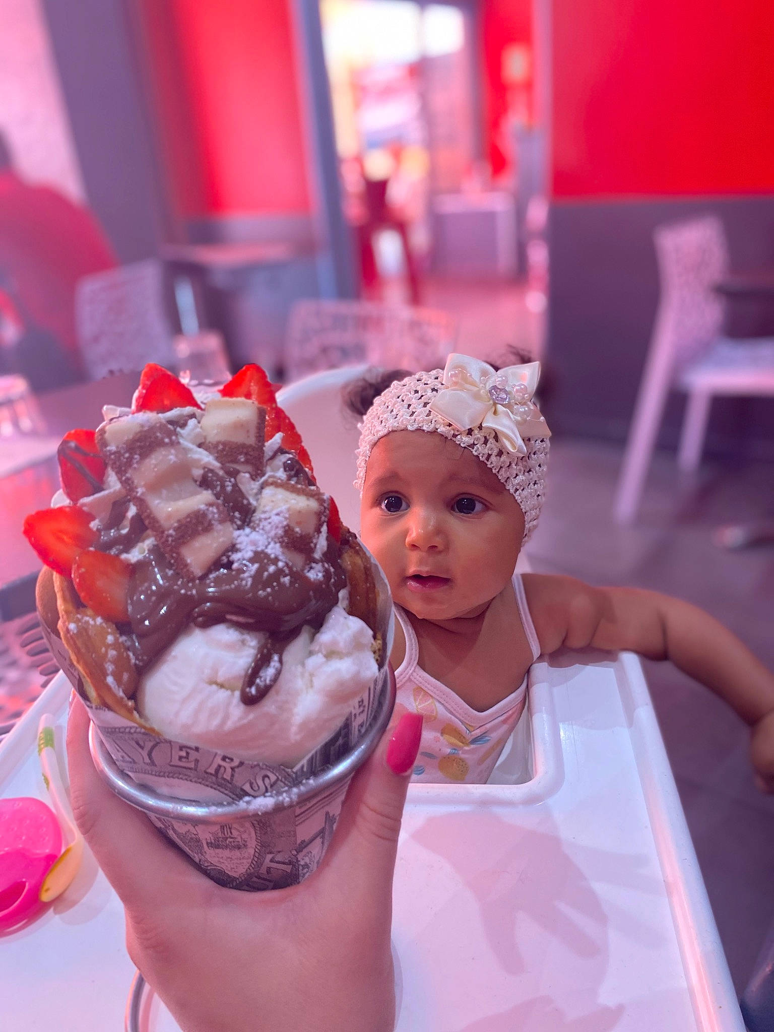 Djeyna participe au concours pour gagner de l'argent avec cette photo : chair, cream, event, fashion_accessory, food, fun, gelato, happy, headpiece, headwear, ice_cream, icing, ingredient, leisure, party, person, pink, recreation, sundae, sweetness