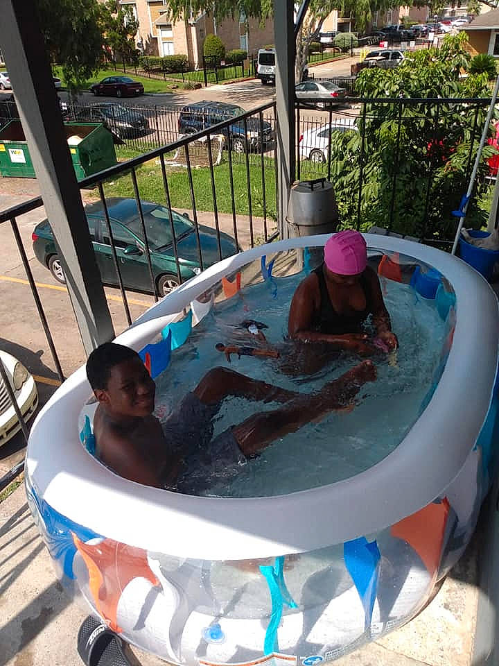 Arrow is registered to the contest to win money with this photo: fun, joy, leisure, person, recreation, under_exposed, vacation