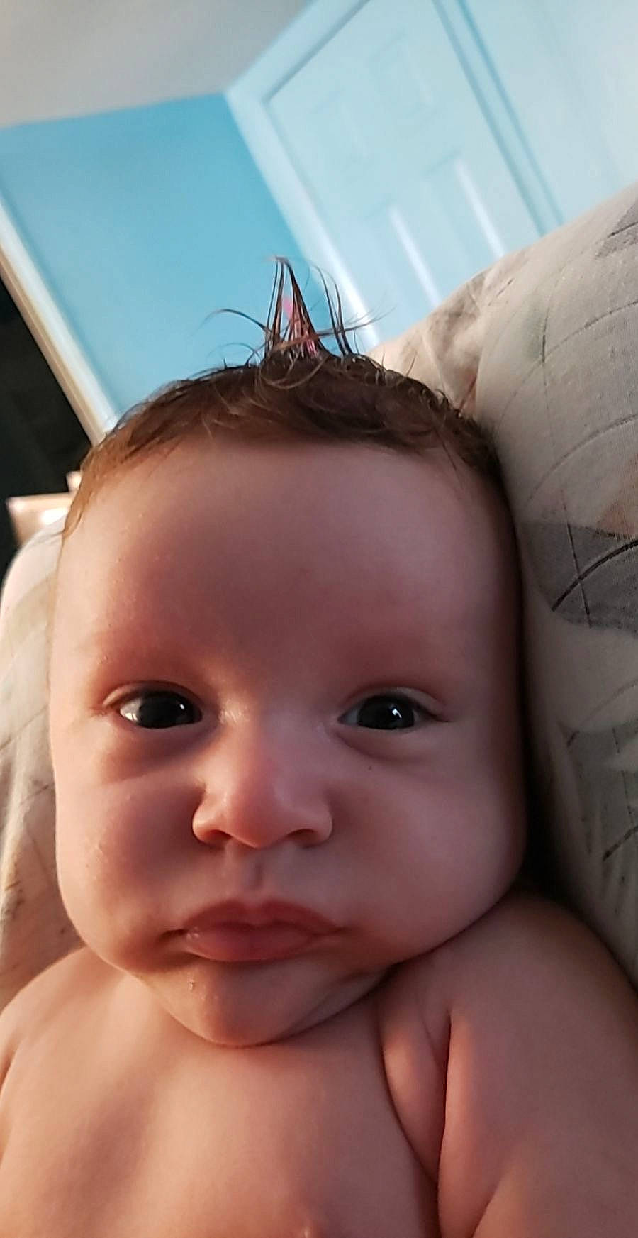 Joseph is registered to the contest to win money with this photo: arm, cheek, chin, eye, eyebrow, eyelash, face, facial_expression, forehead, hairstyle, hand, head, human, human_body, lip, mouth, muscle, nose, organ, person