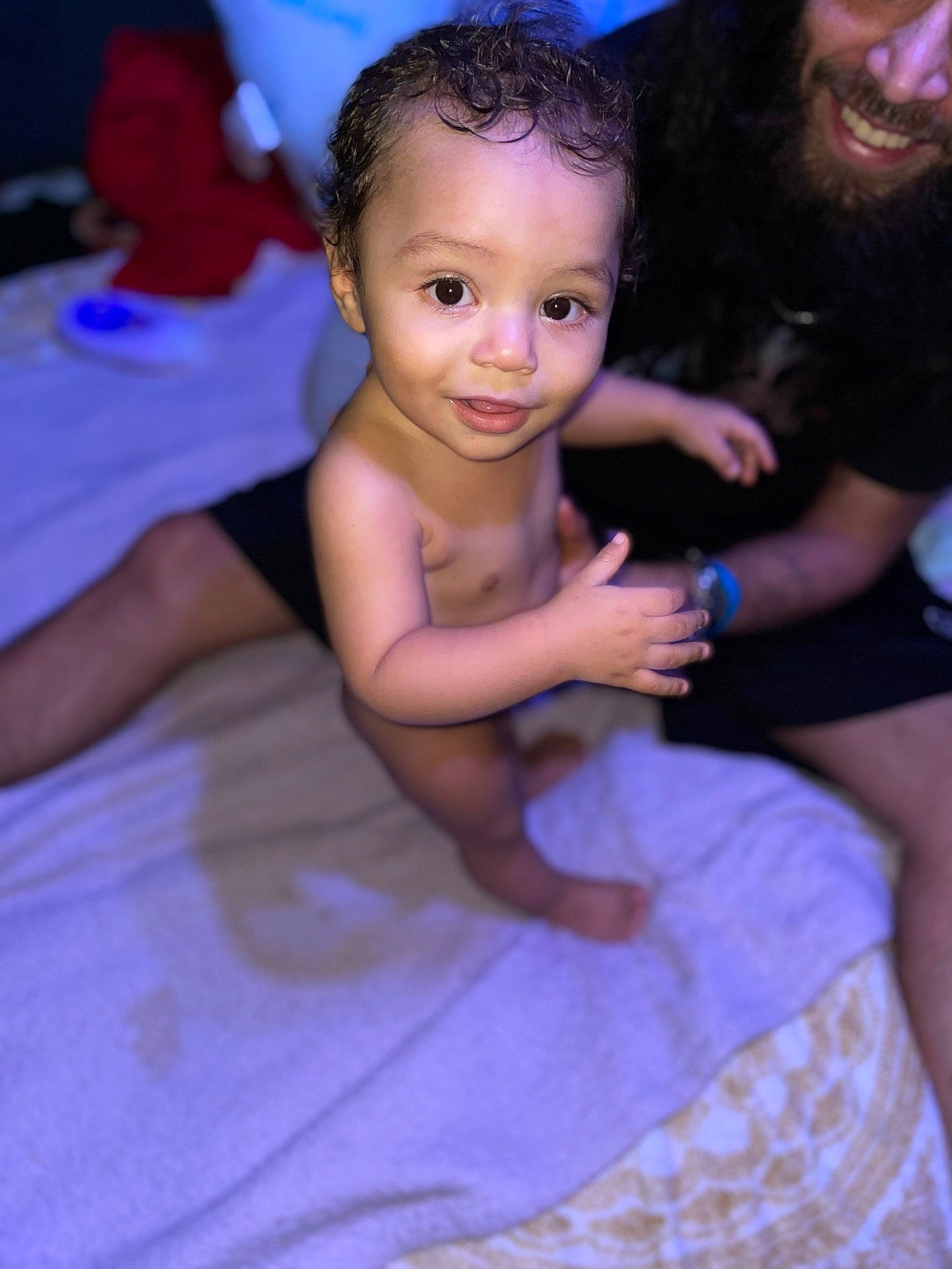 Eduardo is registered to the contest to win money with this photo: child, dress, entertainment, event, face, finger, flash_photography, fun, happy, iris, jewellery, leg, leisure, magenta, person, pink, purple, skin, smile, t_shirt