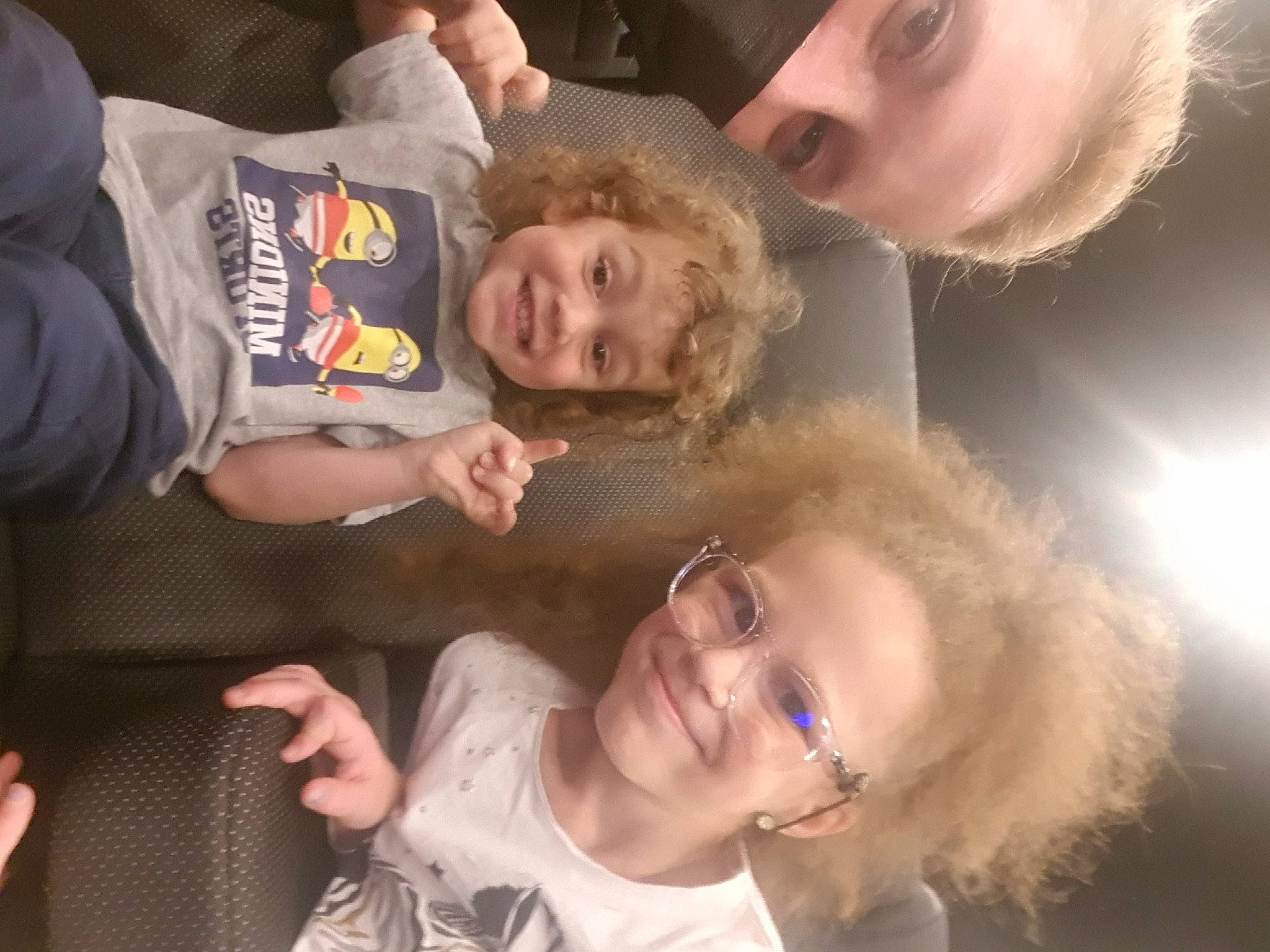 Andy participe au concours pour gagner de l'argent avec cette photo : child, ear, event, eye, eyewear, family, fun, gesture, glasses, happy, joy, laugh, mouth, nose, organ, person, photography, skin, smile, t_shirt