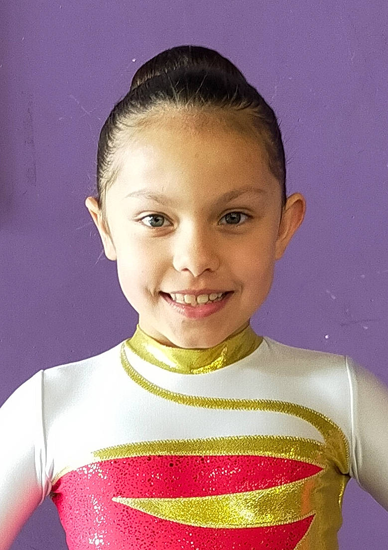 Angéline participe au concours pour gagner de l'argent avec cette photo : beauty, child, chin, croydon_facelift, event, eyebrow, eyelash, face, facial_expression, fashion_design, hairstyle, happy, jewellery, joy, neck, organ, person, shoulder, skin, sleeve