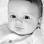 Marceau a rejoint le concours — aidez-le/la à gagner de superbes lots ! baby, black_and_white, button, child, close_up, clothing, cute, expression, eyes, face, head, indoors, infant, monochrome, newborn, portrait, resting, skin, soft_texture, young_child