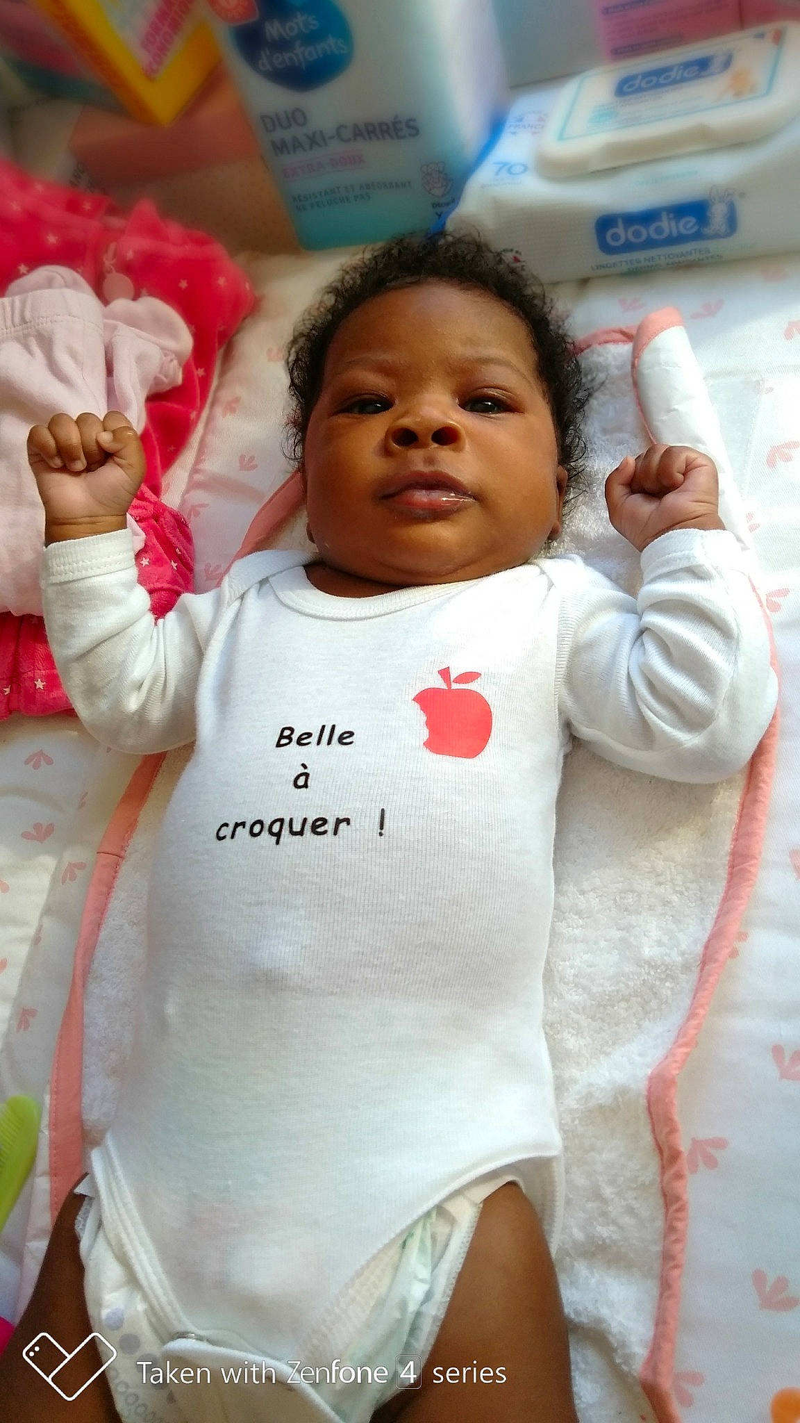 Ekora participe au concours pour gagner de l'argent avec cette photo : abdomen, child, day, fun, girl, happiness, infant, person, product, skin, smile, toddler, trunk