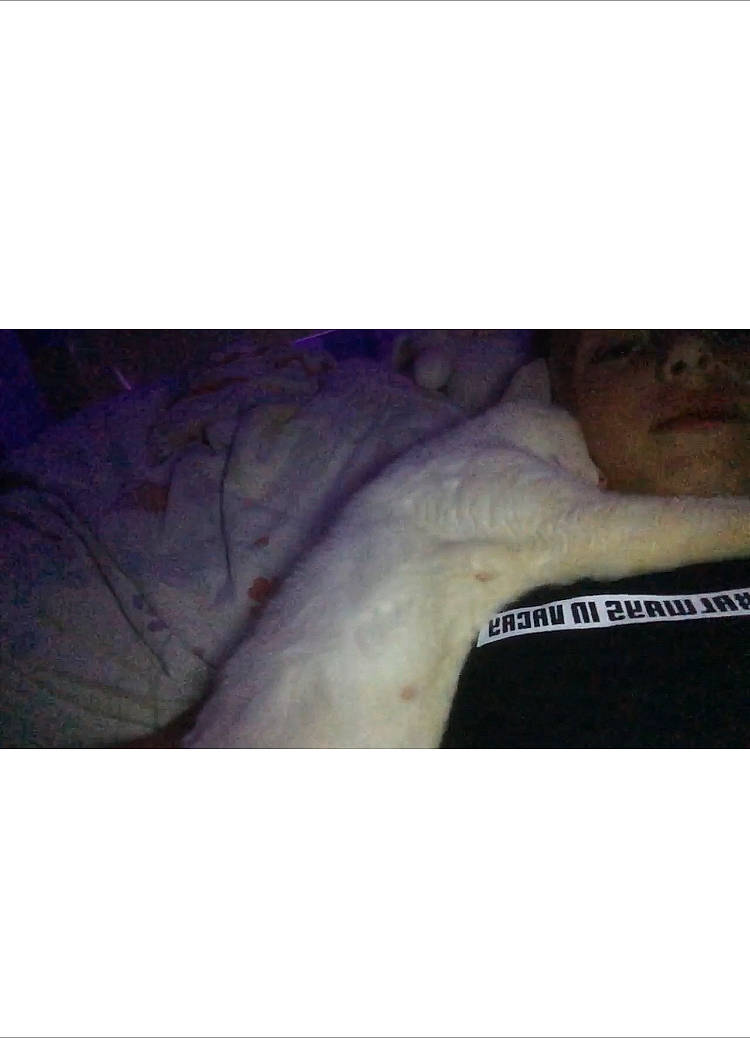 Chanel participe au concours pour gagner de l'argent avec cette photo : automotive_tire, bumper, electric_blue, font, fur, human_leg, landscape, leather, linens, magenta, metal, rectangle, rock, soil, square, tints_and_shades, wood