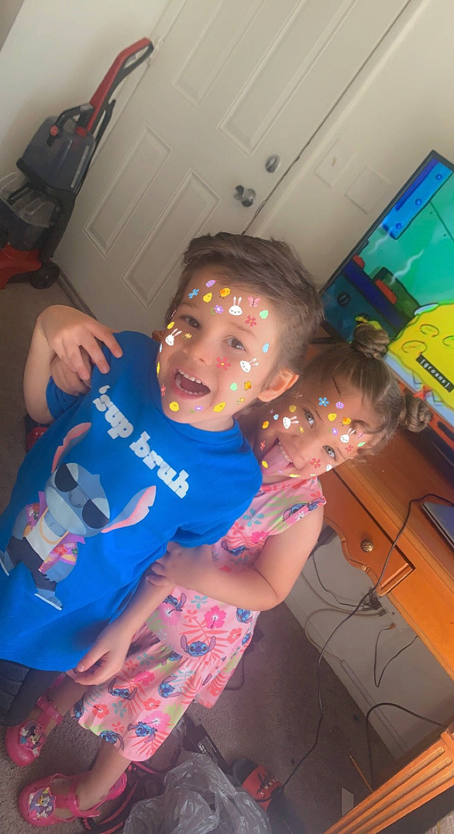 Christopher is registered to the contest to win money with this photo: baseball_cap, child, elbow, electric_blue, entertainment, event, eyewear, fun, hat, leisure, magenta, mouth, party, pattern, person, personal_protective_equipment, room, t_shirt, thigh, vacation