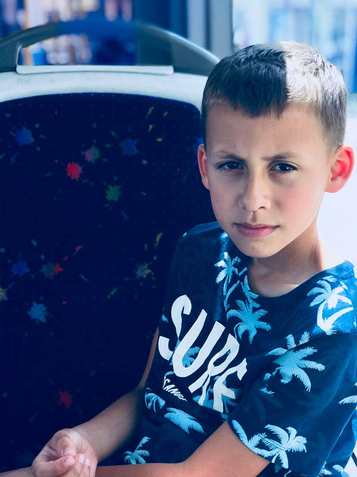 Zakaria a rejoint le concours — aidez-le/la à gagner de superbes lots ! black_hair, blue, child, cool, electric_blue, eye, face, forehead, hair, hairstyle, person, photography, smile, t_shirt, toddler, vacation