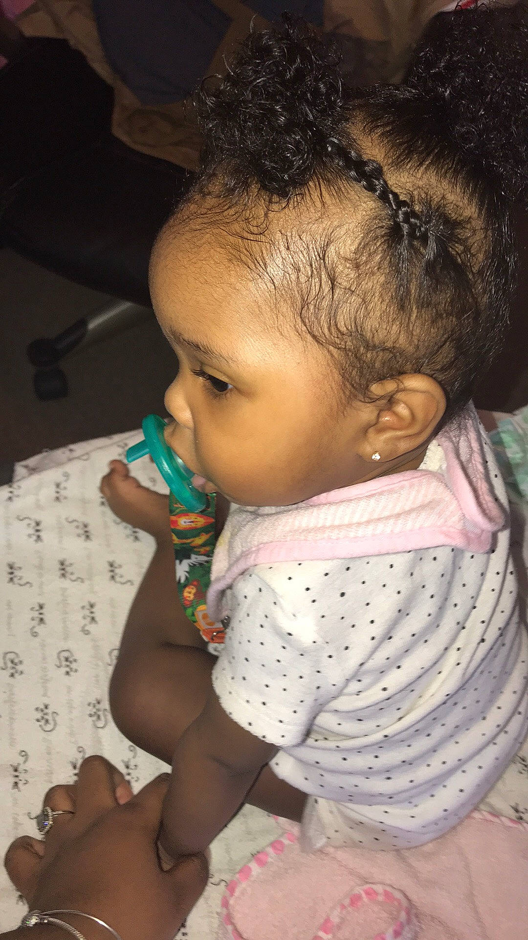 Atalïa is registered to the contest to win money with this photo: arm, baby, black_hair, cheek, child, chin, ear, eye, eyebrow, face, forehead, hair, hairstyle, head, human, lip, neck, nose, person, skin