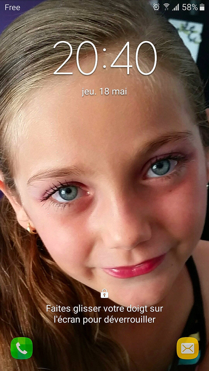 Emma a rejoint le concours — aidez-le/la à gagner de superbes lots ! beauty, blond, brown_hair, cheek, close_up, eye, eyebrow, face, facial_expression, hair, hairstyle, head, lip, mouth, nose, organ, person, photography, skin, smile