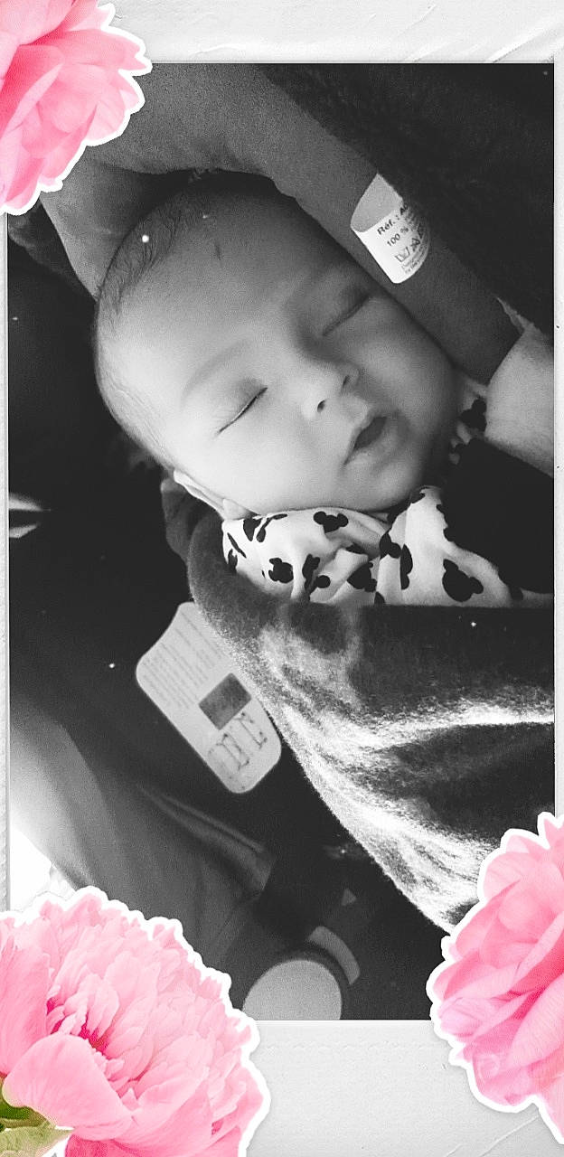 Mayron participe au concours pour gagner de l'argent avec cette photo : baby, black_and_white, cheek, child, monochrome, monochrome_photography, person, photograph, photography, pink, smile, snapshot, style, toddler
