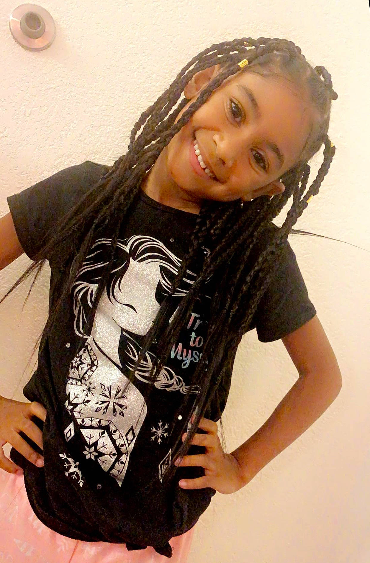 Aniyah is registered to the contest to win money with this photo: black_hair, chest, cool, elbow, eye, eyelash, fashion_design, flash_photography, gesture, happy, jewellery, joy, lip, neck, necklace, person, shoulder, sleeve, smile, t_shirt