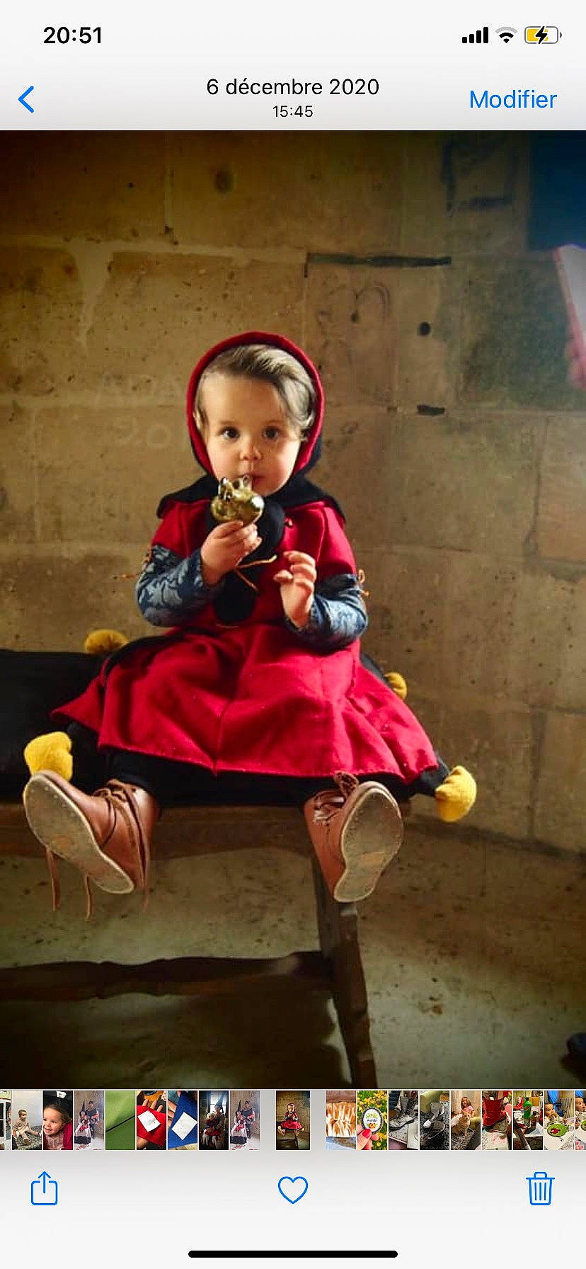 Marceline participe au concours pour gagner de l'argent avec cette photo : baby, baby_toddler_clothing, chair, child, costume, event, fun, hat, joy, magenta, person, pink, room, sitting, skin, toddler, tradition, vacation, vintage_clothing