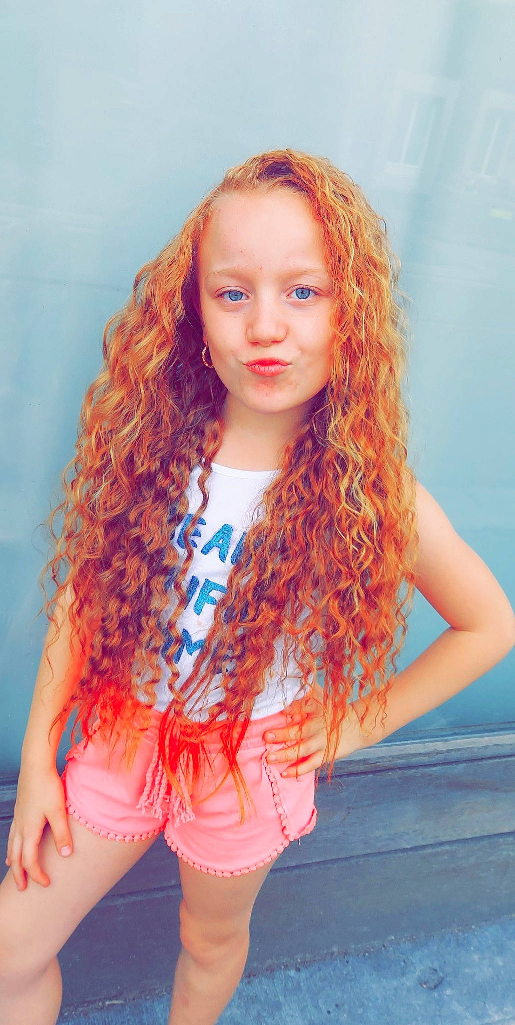 Leyla participe au concours pour gagner de l'argent avec cette photo : beauty, blond, brown_hair, child_model, face, forehead, hair, hair_coloring, hairstyle, lace_wig, layered_hair, lip, long_hair, model, orange, peach, person, red_hair, ringlet, surfer_hair