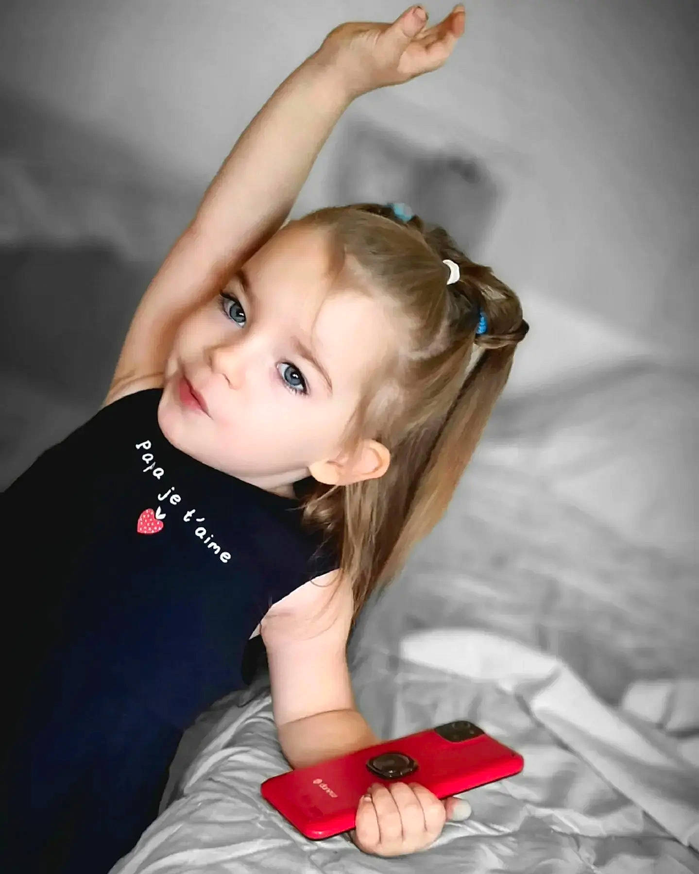 Léna participe au concours pour gagner de l'argent avec cette photo : baby_toddler_clothing, black_hair, comfort, dress, elbow, finger, flash_photography, fun, gesture, happy, head, human_body, human_leg, joint, long_hair, neck, person, shoulder, skin, sleeve