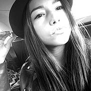 Keren participe au concours pour gagner de l'argent avec cette photo :