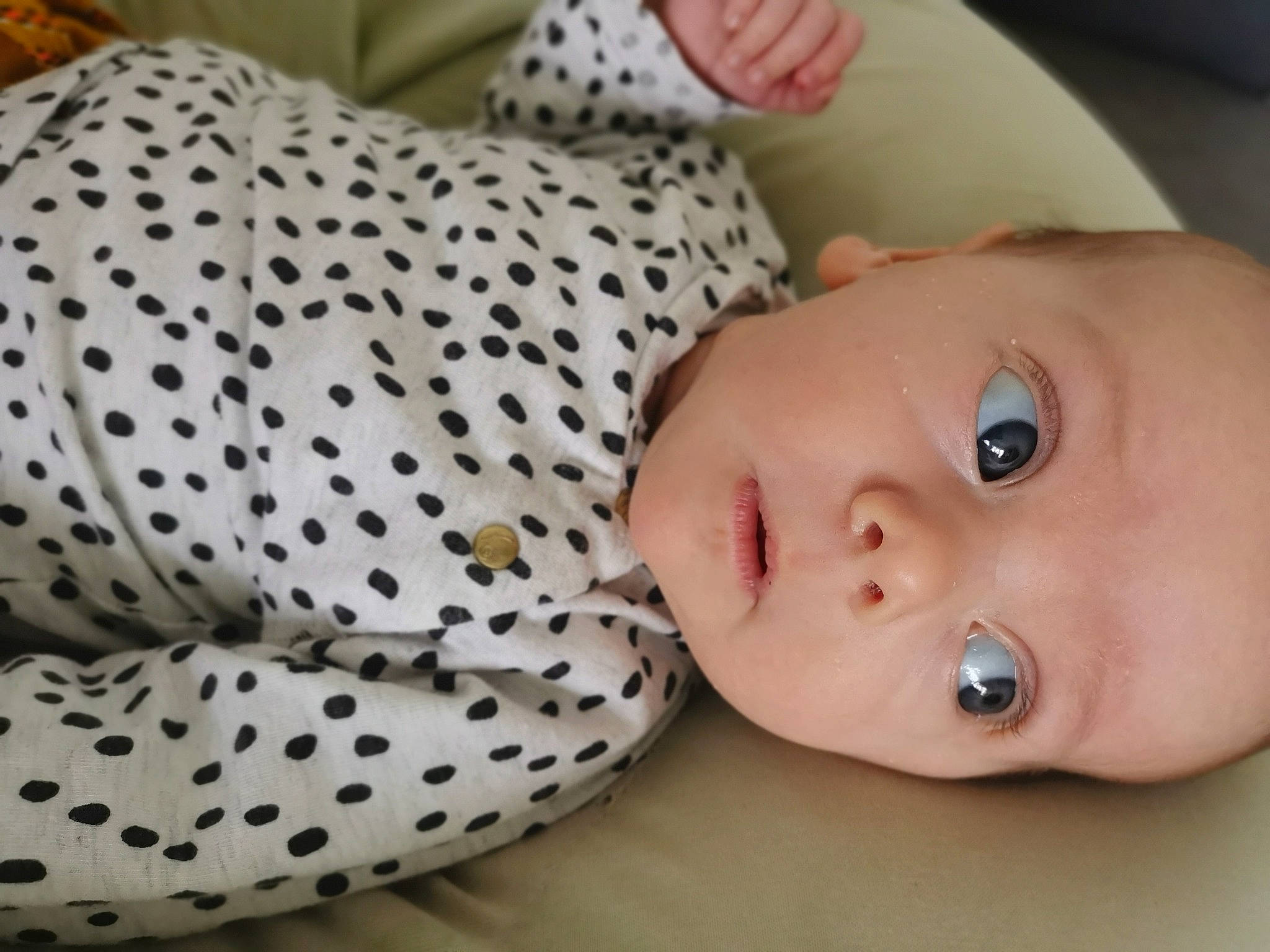 Camille a rejoint le concours — aidez-le/la à gagner de superbes lots ! baby, baby_products, baby_sleeping, baby_toddler_clothing, cheek, child, collar, comfort, eyelash, headgear, linens, nose, pattern, person, polka_dot, portrait_photography, skin, sleeve, toddler, white