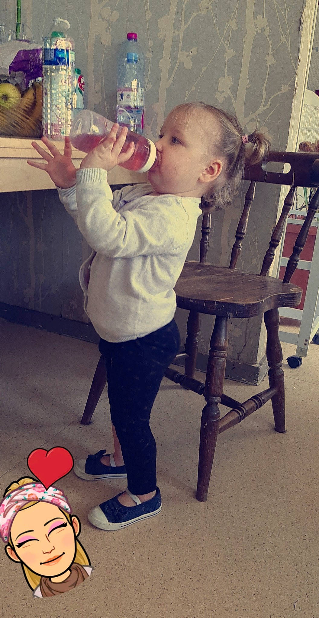 Leanna a rejoint le concours — aidez-le/la à gagner de superbes lots ! arm, child, joint, leg, person, shoulder, standing, toddler