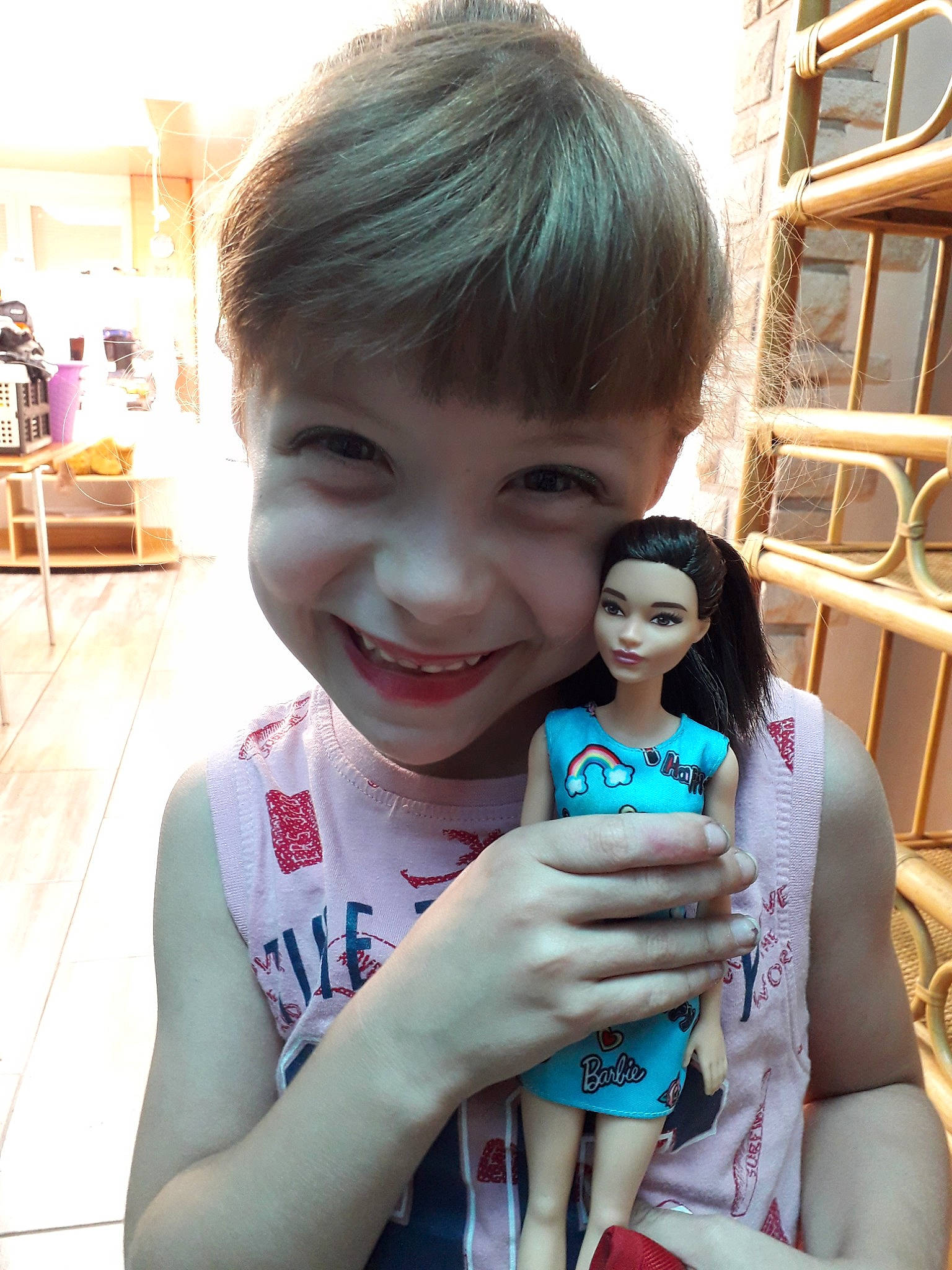 Shanna participe au concours pour gagner de l'argent avec cette photo : child, day, fun, girl, hairstyle, happiness, person, product, skin, smile, toddler