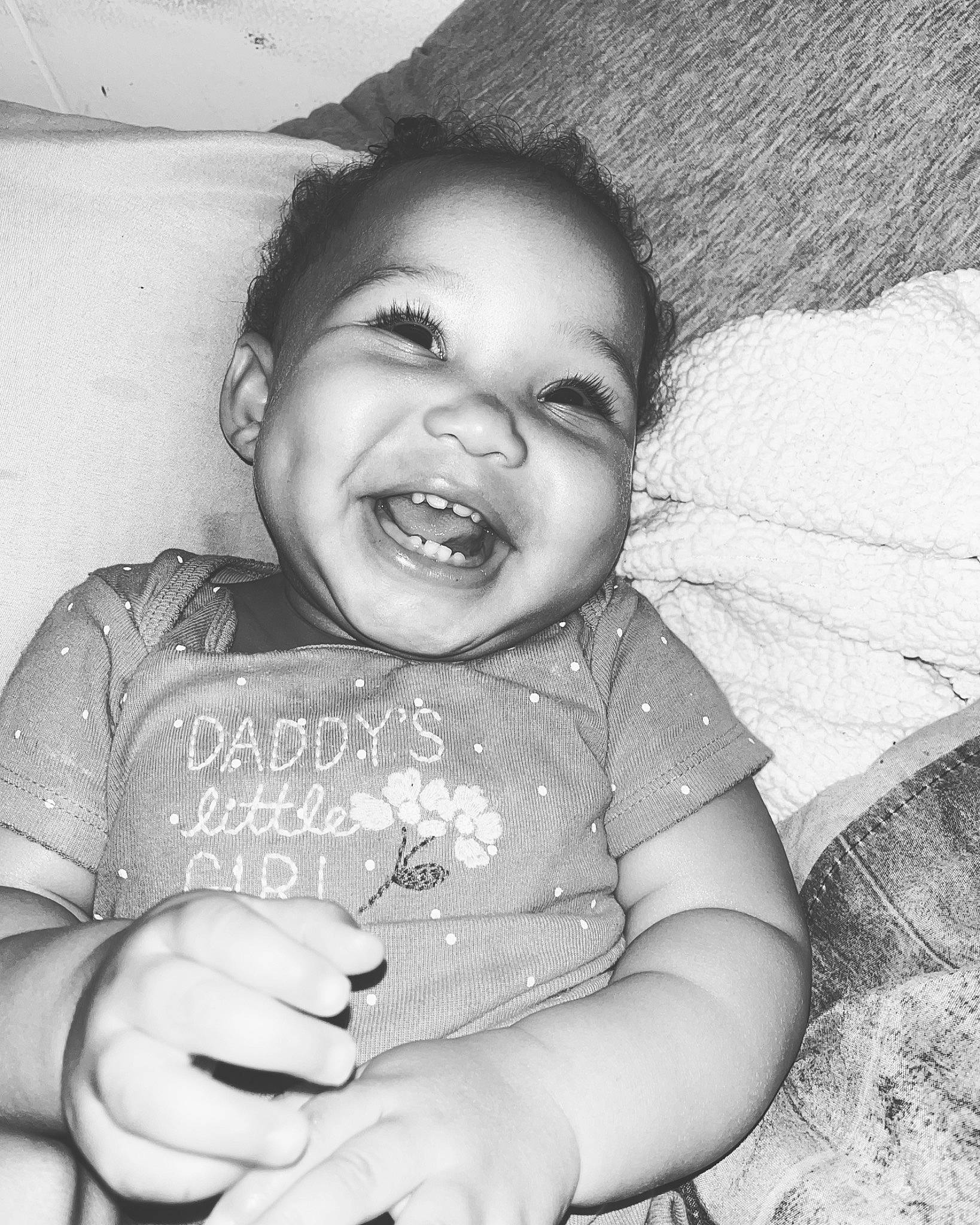 Samiraa is registered to the contest to win money with this photo: arm, black, cheek, chin, eye, eyebrow, forehead, hand, happy, human_body, iris, lip, mouth, nose, organ, person, photograph, skin, smile, standing