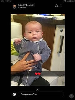 Tiago a rejoint le concours — aidez-le/la à gagner de superbes lots ! baby, baby_toddler_clothing, child, communication_device, display_device, electronic_device, finger, flash_photography, font, gadget, gesture, multimedia, output_device, person, product, screenshot, sleeve, tablet_computer, technology, television_set