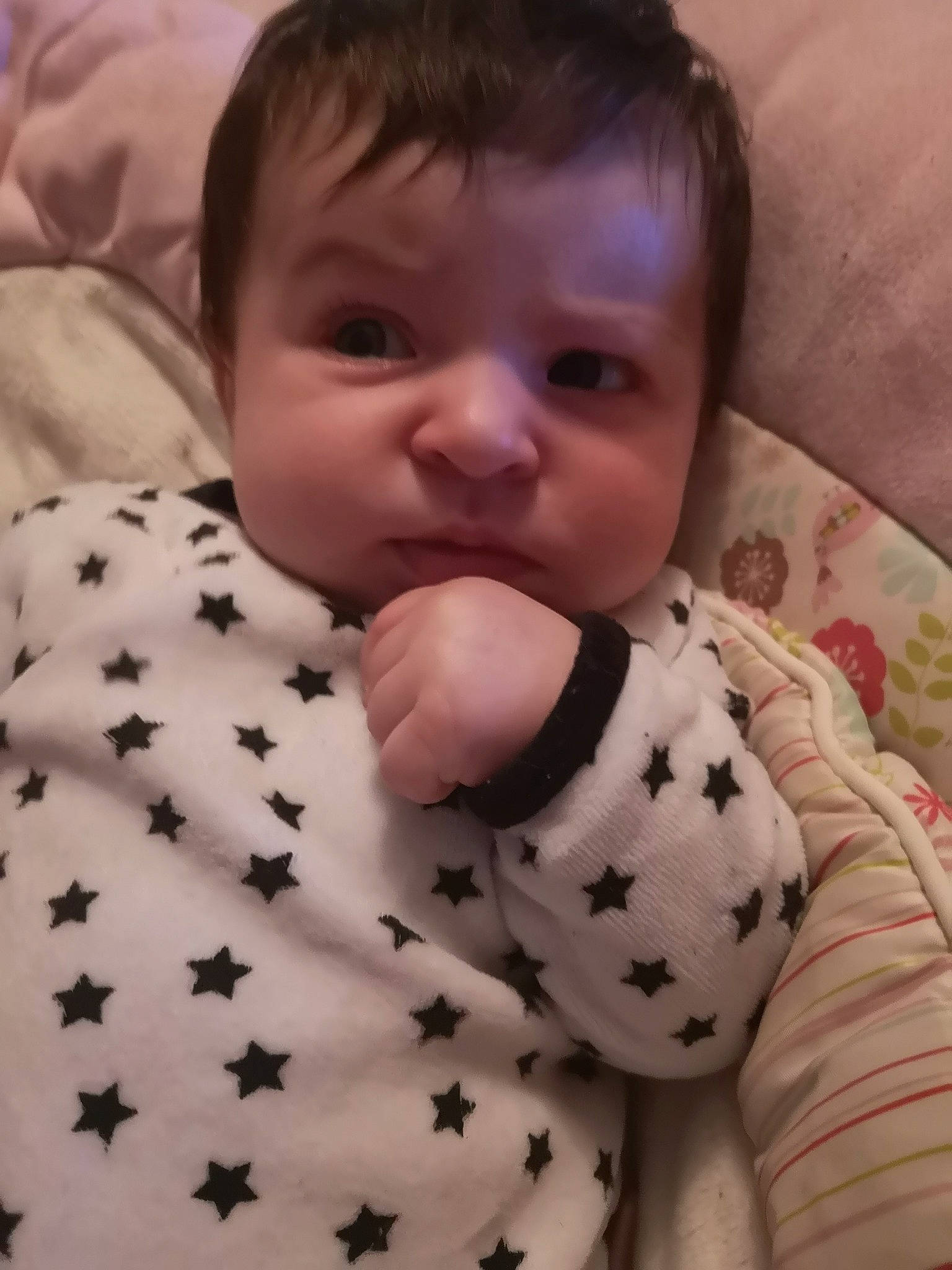 Maddie a rejoint le concours — aidez-le/la à gagner de superbes lots ! baby, bedtime, cheek, child, eye, face, head, lip, mouth, nose, person, skin, thumb, toddler