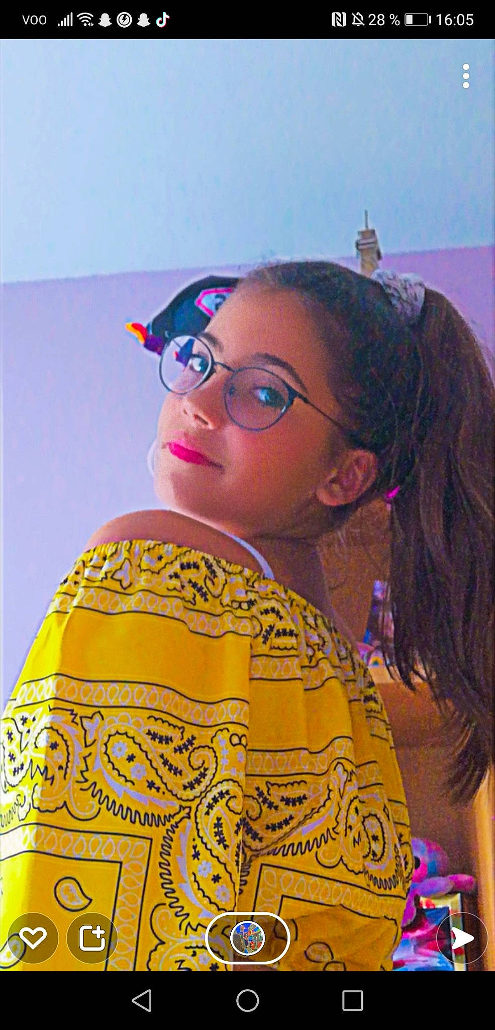 Lorena participe au concours pour gagner de l'argent avec cette photo : art, beauty, black_hair, child, chin, cool, event, eyewear, fashion_design, forehead, fun, glasses, hairstyle, happy, magenta, person, purple, sky, smile, temple