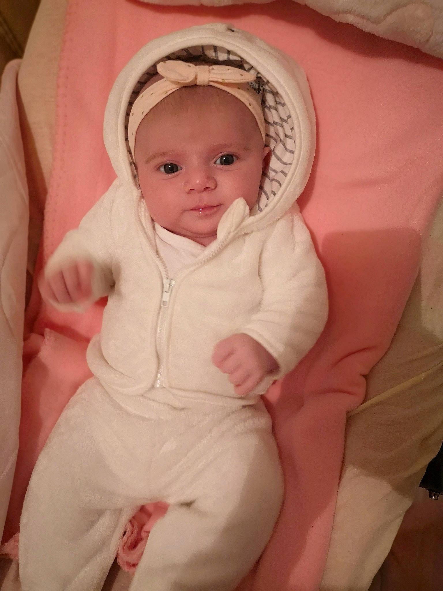 Mikaela participe au concours pour gagner de l'argent avec cette photo : baby, baby_products, cheek, child, eye, head, person, pink, product, skin, smile, toddler