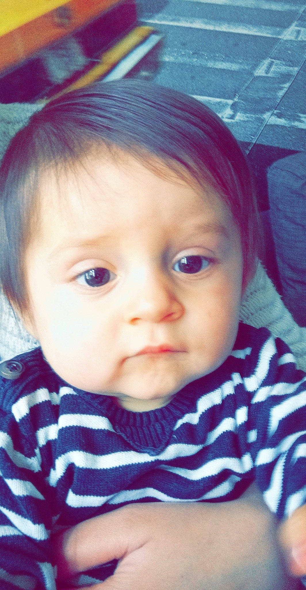 Illan a rejoint le concours — aidez-le/la à gagner de superbes lots ! azure, baby, baby_toddler_clothing, black_hair, cheek, chin, cool, eyebrow, eyelash, forehead, happy, iris, lip, mammal, mouth, nose, person, skin, sleeve, toddler